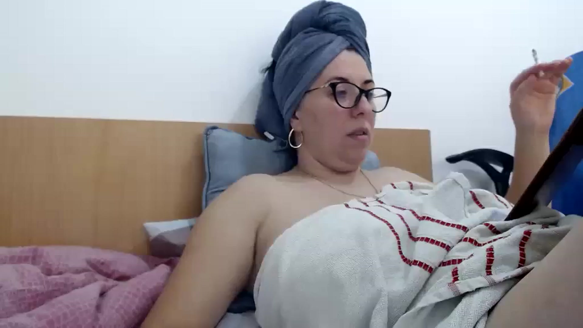 Gallery image thumbnail from Aliceblack24's myfreecams stream on, 11/20/2023, 13:59 image 3 of 20