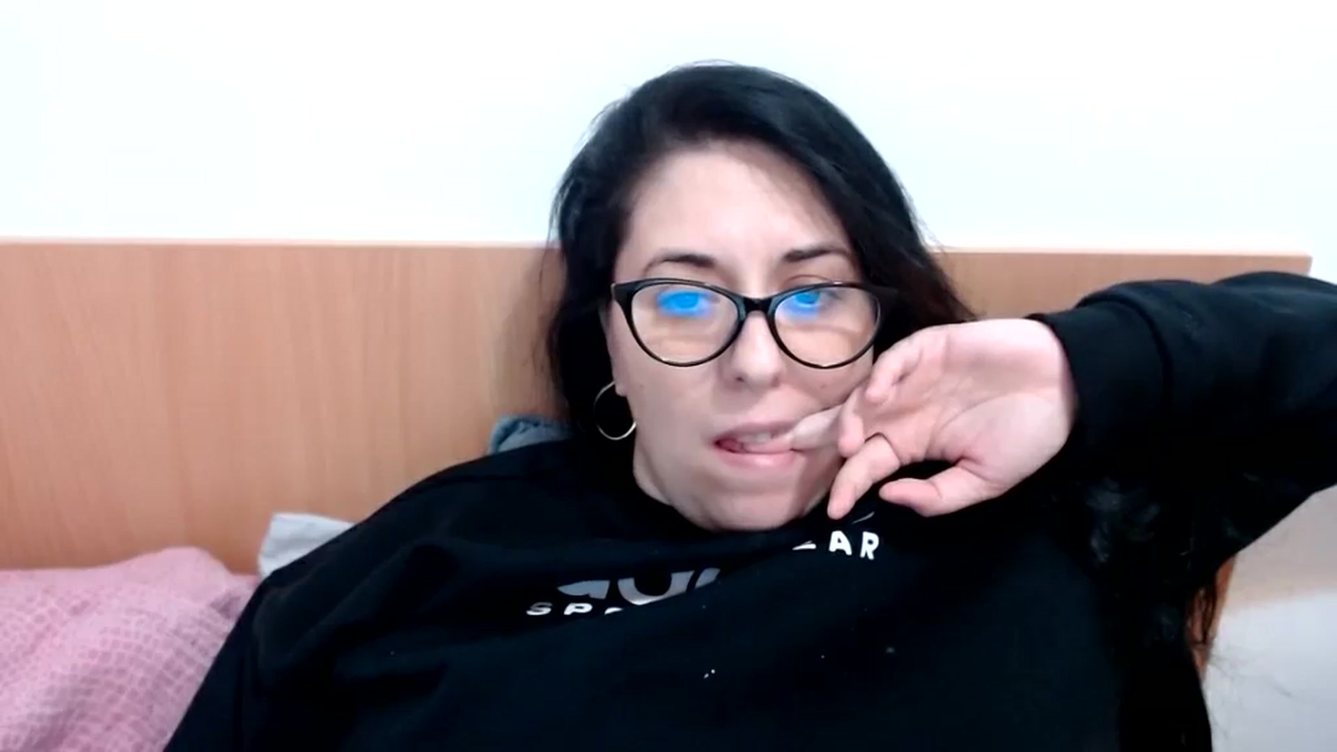 Gallery image thumbnail from Aliceblack24's myfreecams stream on, 11/22/2023, 13:41 image 9 of 20