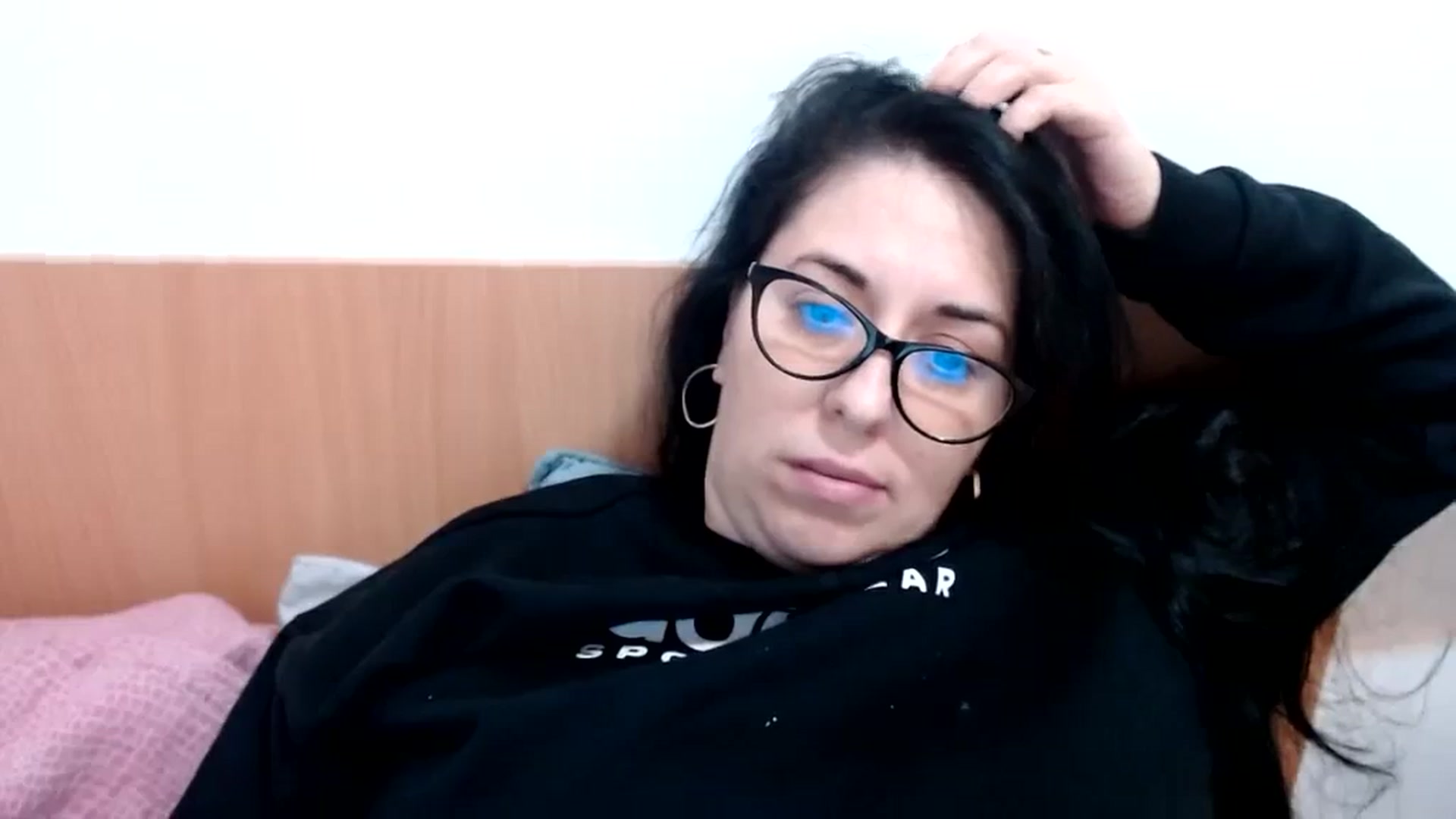 Gallery image thumbnail from Aliceblack24's myfreecams stream on, 11/22/2023, 13:41 image 10 of 20