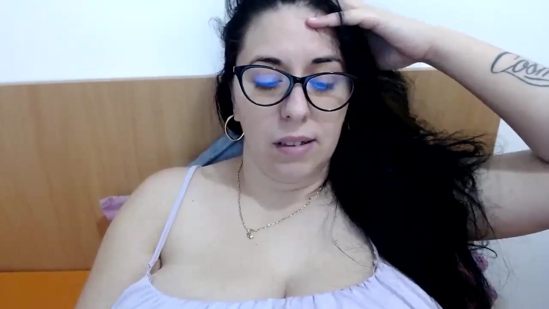 Gallery image thumbnail from Aliceblack24's myfreecams stream on, 11/23/2023, 12:34 image 6 of 20