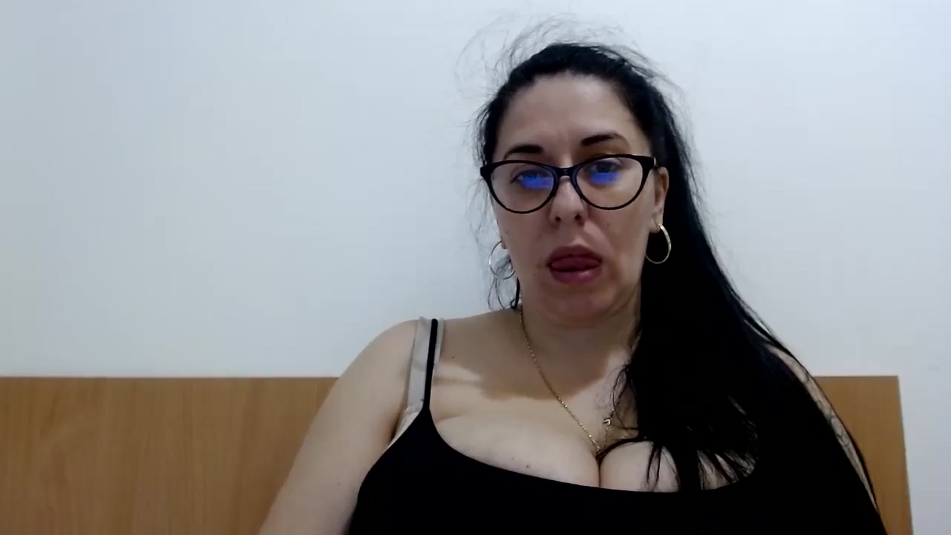Gallery image thumbnail from Aliceblack24's myfreecams stream on, 02/25/2024, 15:14 image 11 of 20