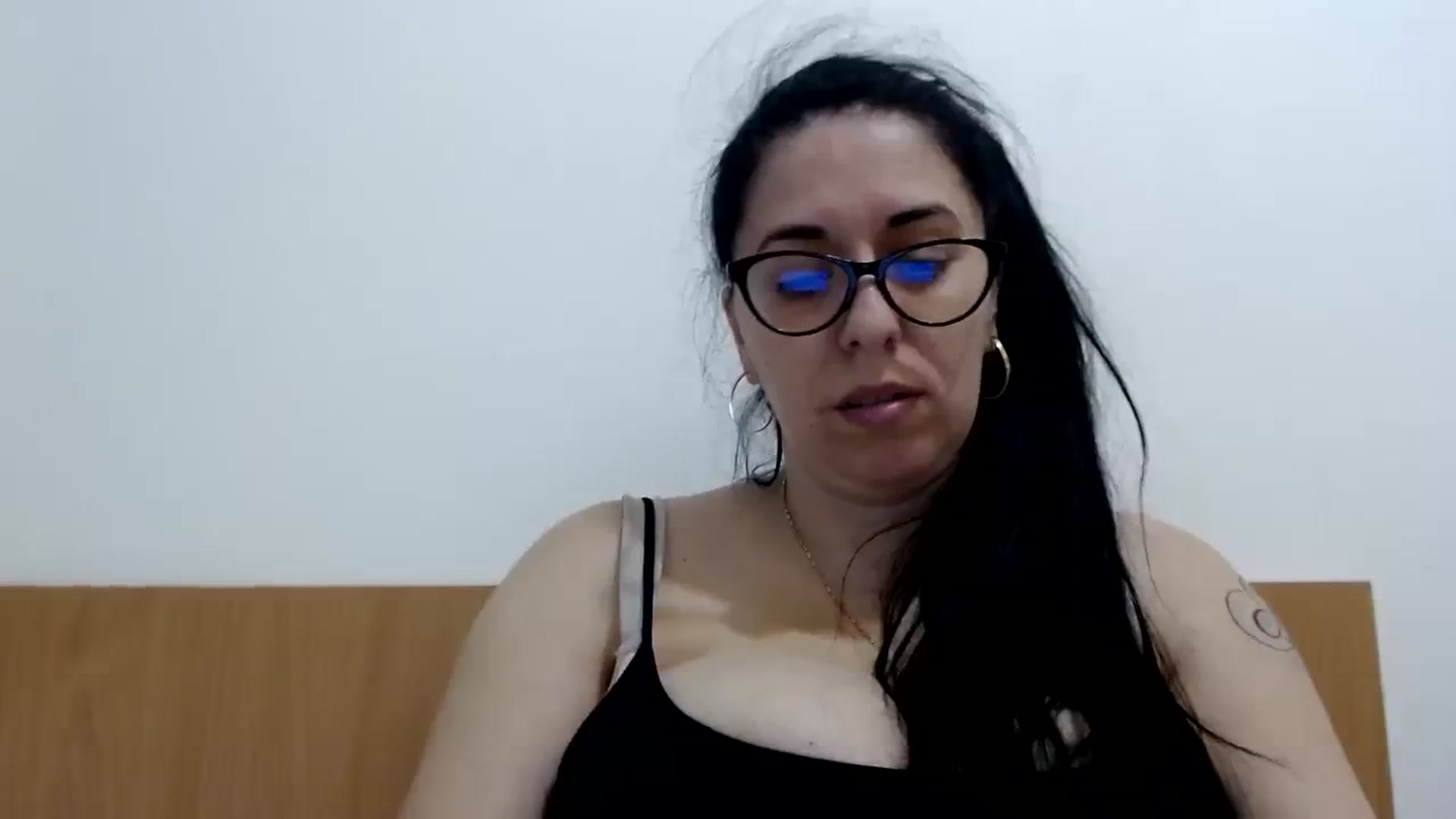 Gallery image thumbnail from Aliceblack24's myfreecams stream on, 02/25/2024, 15:14 image 10 of 20
