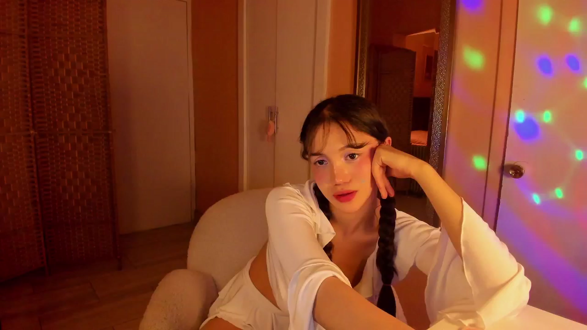 Gallery image thumbnail from Alicee199's myfreecams stream on, 11/28/2025, 11:25 image 19 of 20