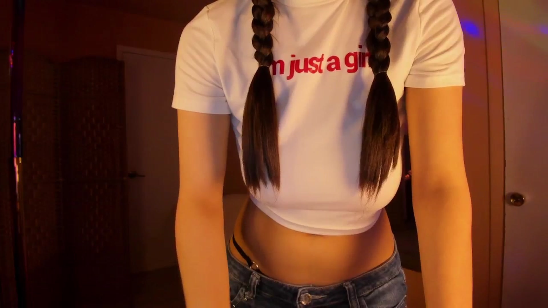 Gallery image thumbnail from Alicee199's myfreecams stream on, 12/04/2025, 08:04 image 17 of 20