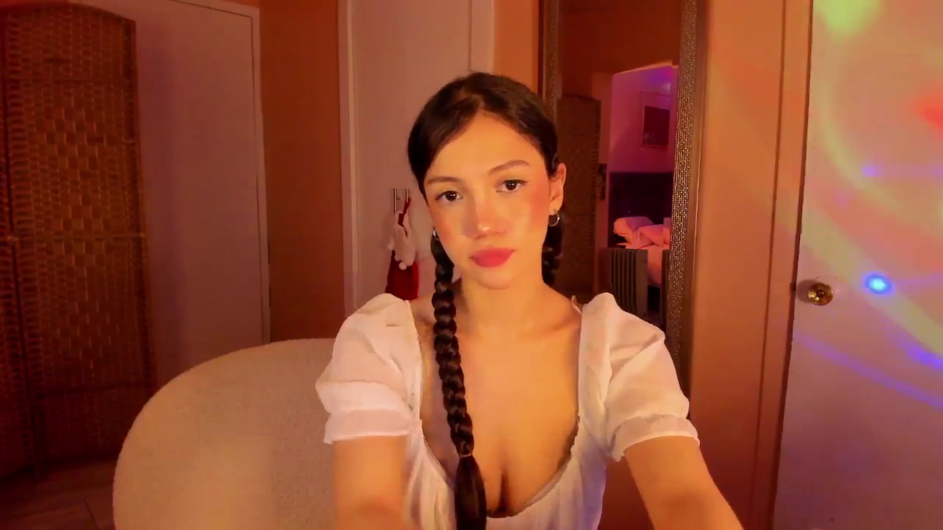 Gallery image thumbnail from Alicee199's myfreecams stream on, 12/12/2025, 08:05 image 18 of 20