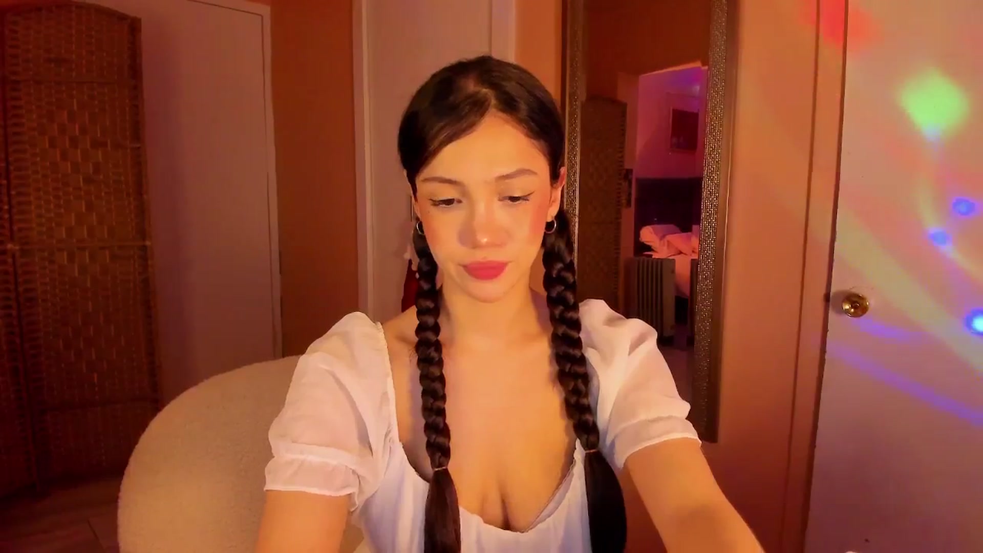 Gallery image thumbnail from Alicee199's myfreecams stream on, 12/12/2025, 08:05 image 7 of 20