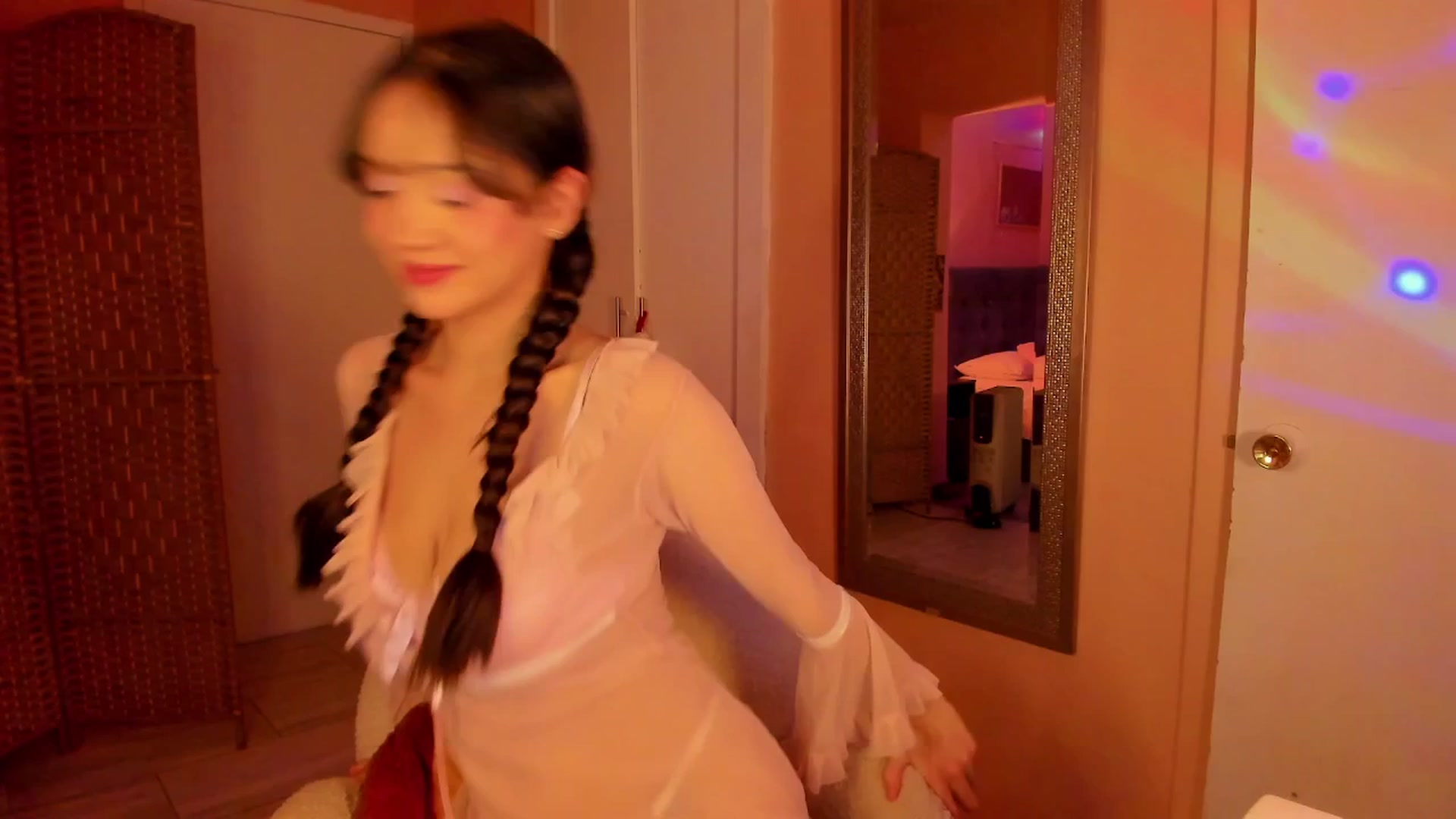 Gallery image thumbnail from Alicee199's myfreecams stream on, 12/17/2025, 07:42 image 15 of 20