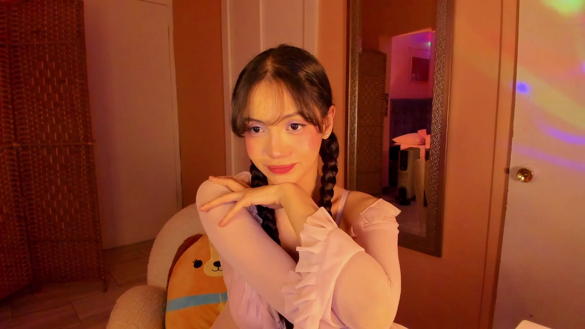 Gallery image thumbnail from Alicee199's myfreecams stream on, 12/17/2025, 07:42 image 7 of 20
