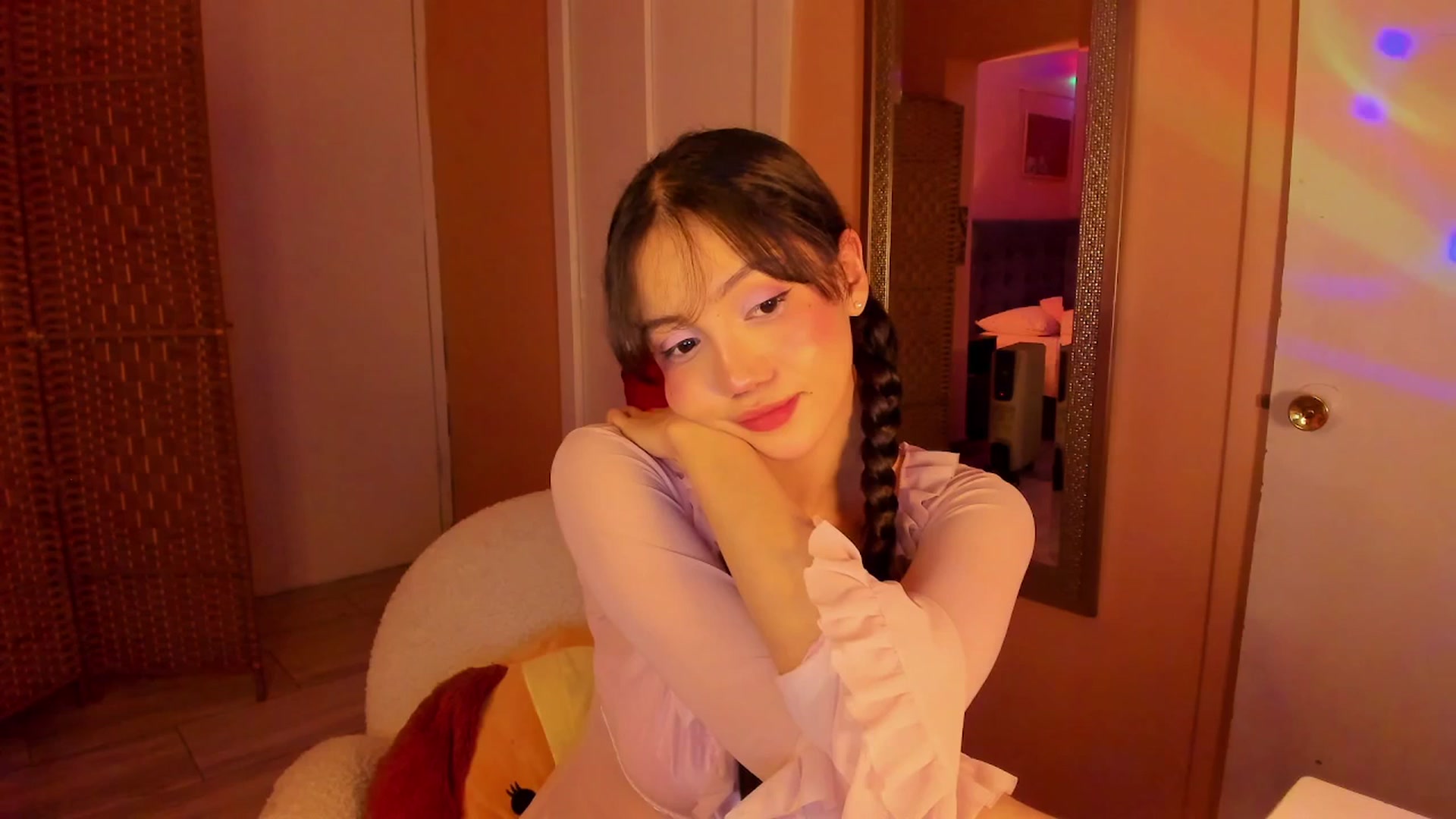 Gallery image thumbnail from Alicee199's myfreecams stream on, 12/17/2025, 07:42 image 14 of 20