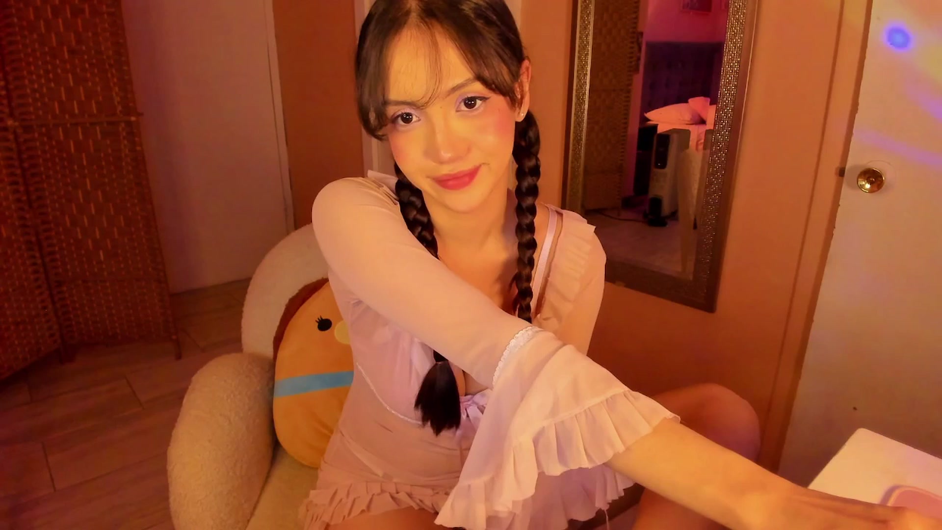 Gallery image thumbnail from Alicee199's myfreecams stream on, 12/17/2025, 07:42 image 9 of 20