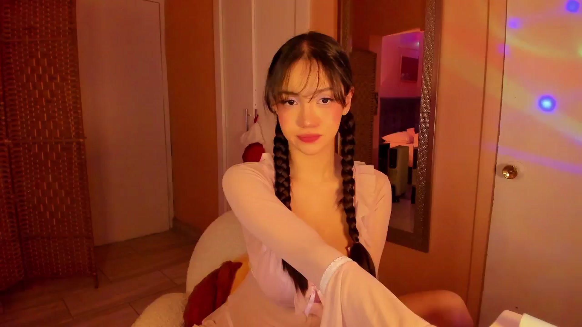 Gallery image thumbnail from Alicee199's myfreecams stream on, 12/17/2025, 09:06 image 8 of 20
