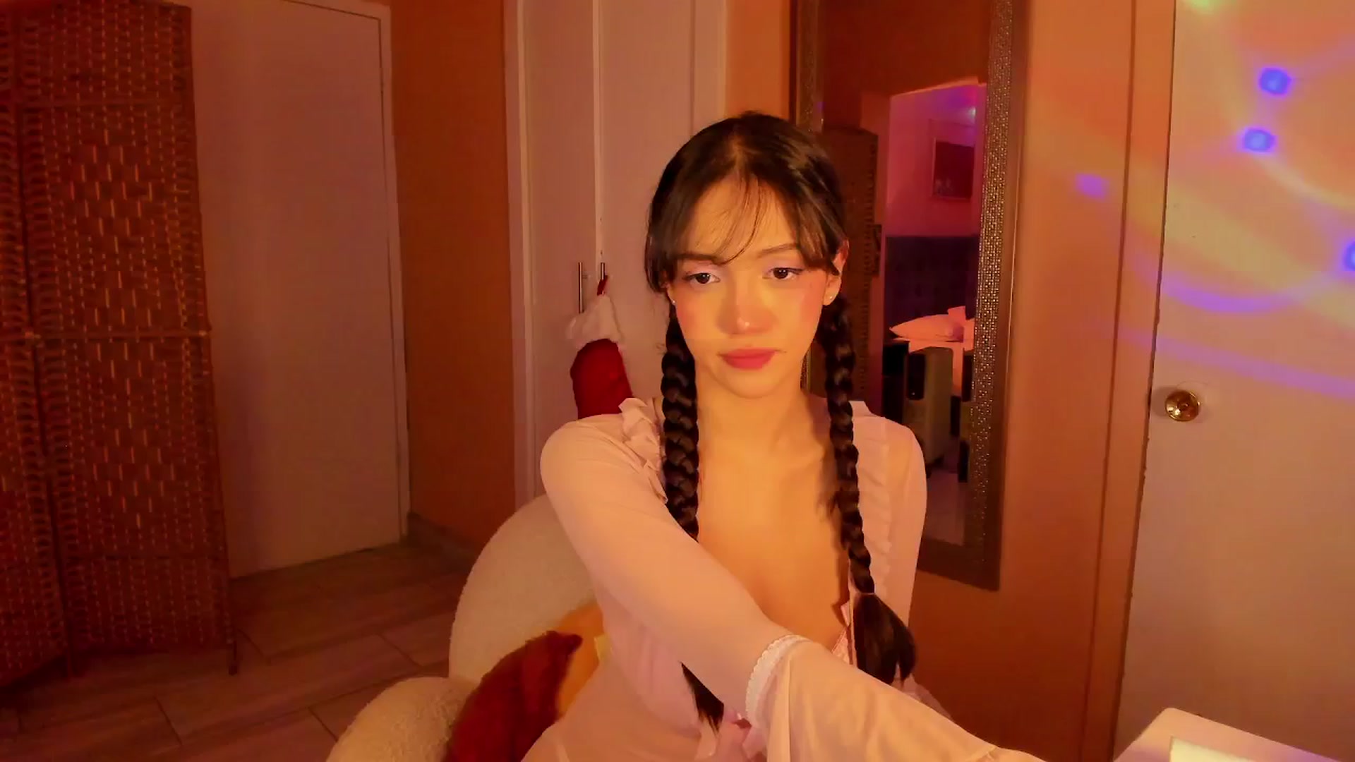 Gallery image thumbnail from Alicee199's myfreecams stream on, 12/17/2025, 09:06 image 14 of 20