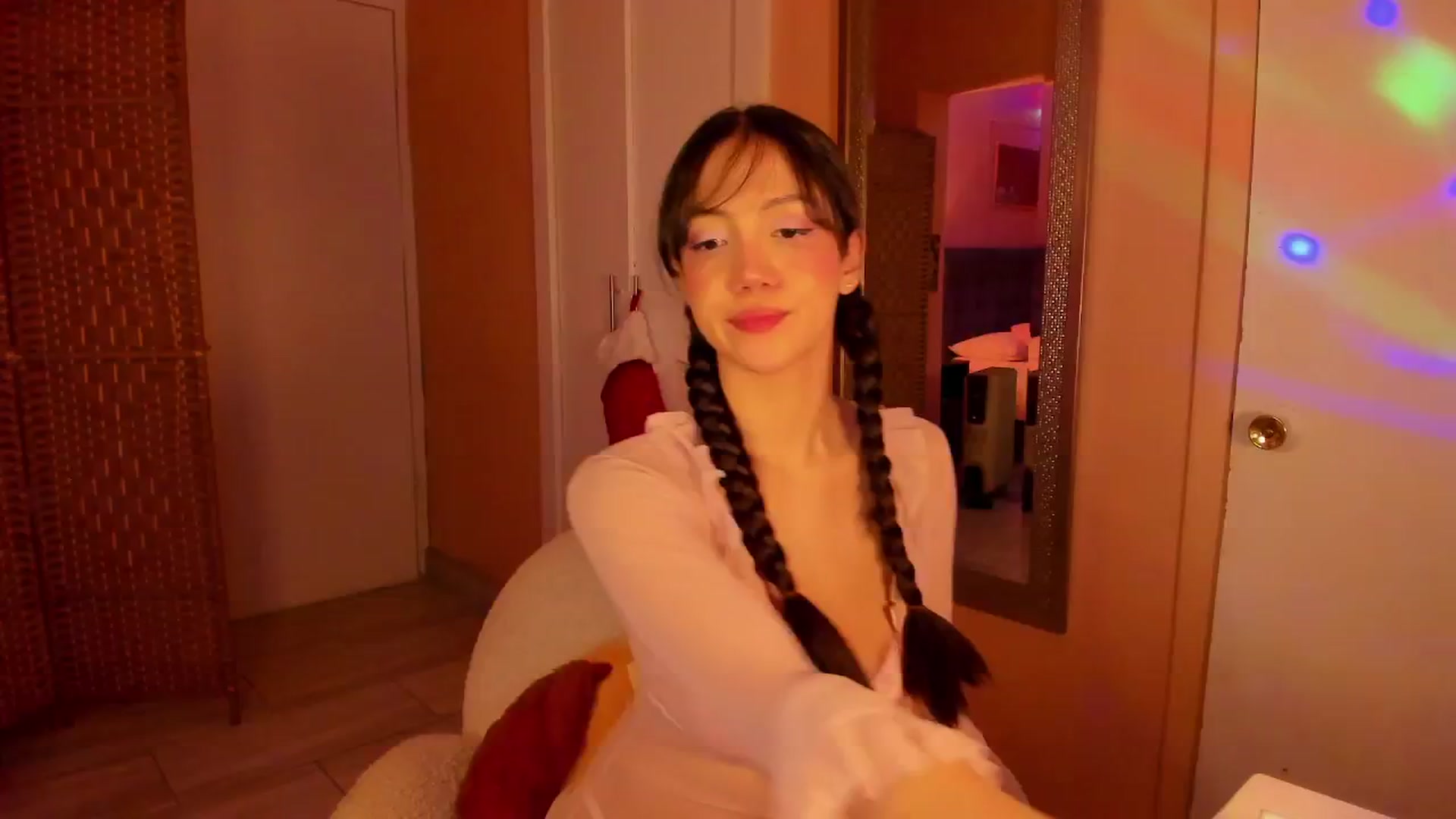 Gallery image thumbnail from Alicee199's myfreecams stream on, 12/17/2025, 09:06 image 12 of 20