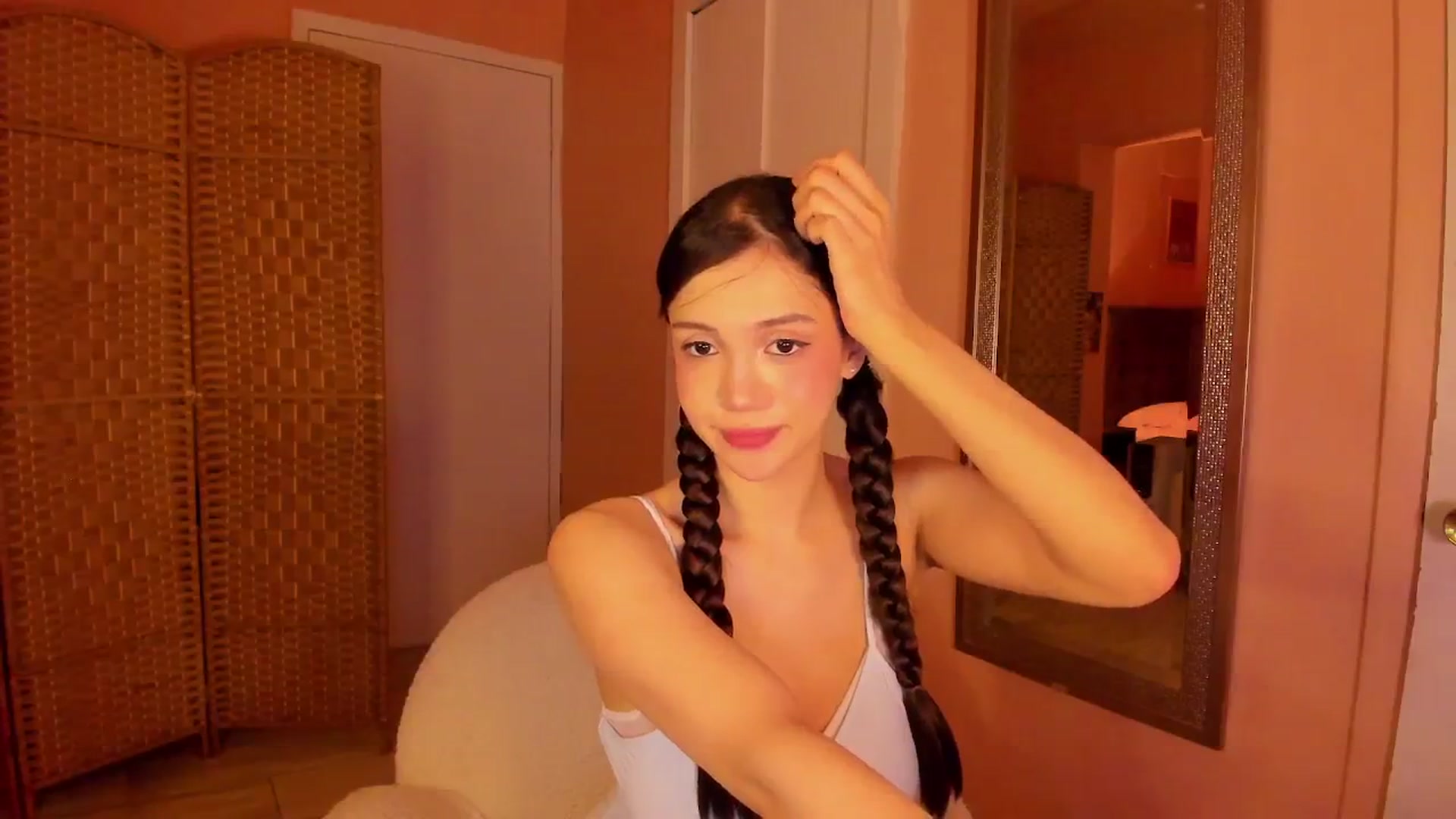 Gallery image thumbnail from Alicee199's myfreecams stream on, 12/18/2025, 09:17 image 4 of 20