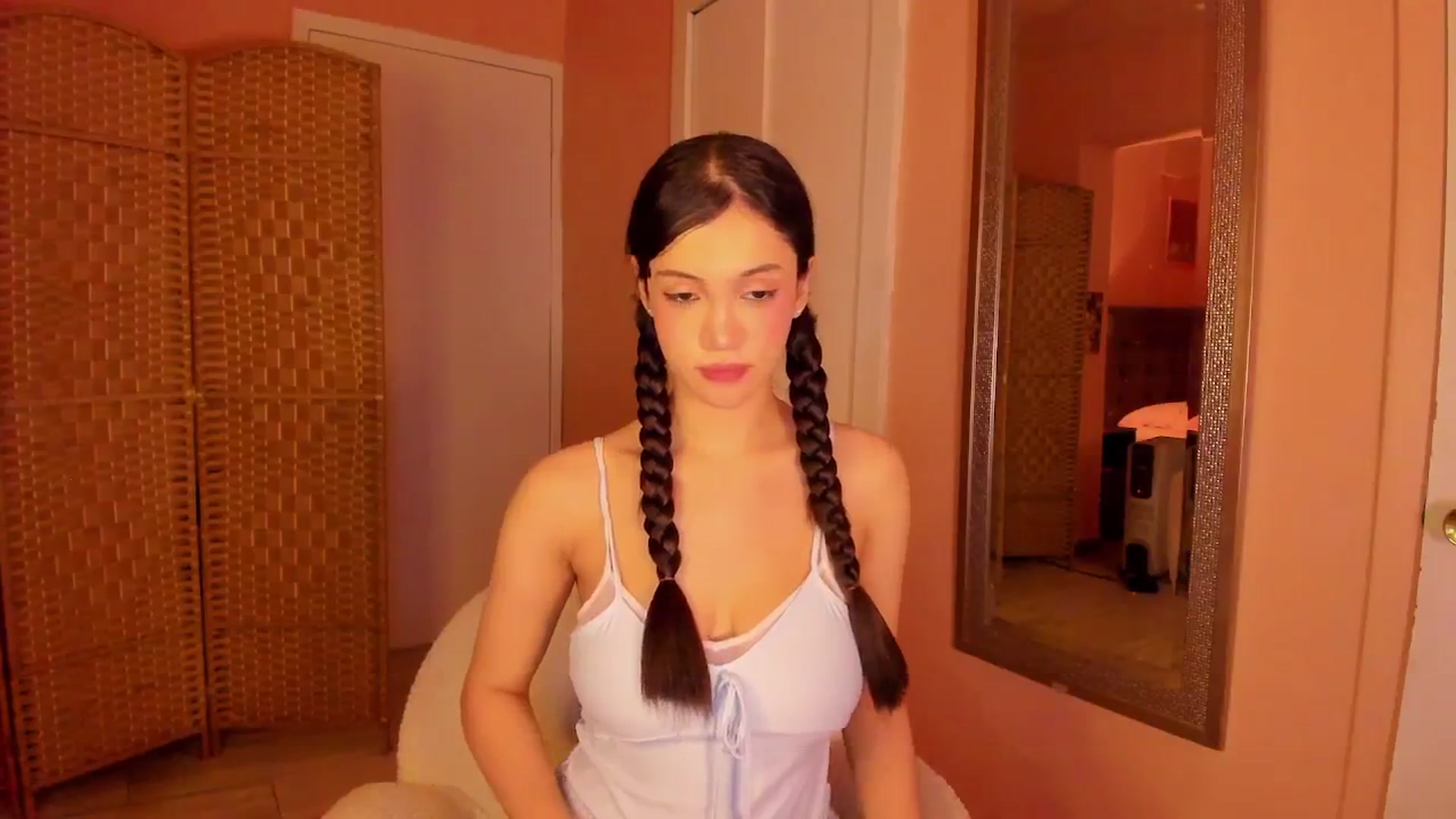 Gallery image thumbnail from Alicee199's myfreecams stream on, 12/18/2025, 09:17 image 7 of 20