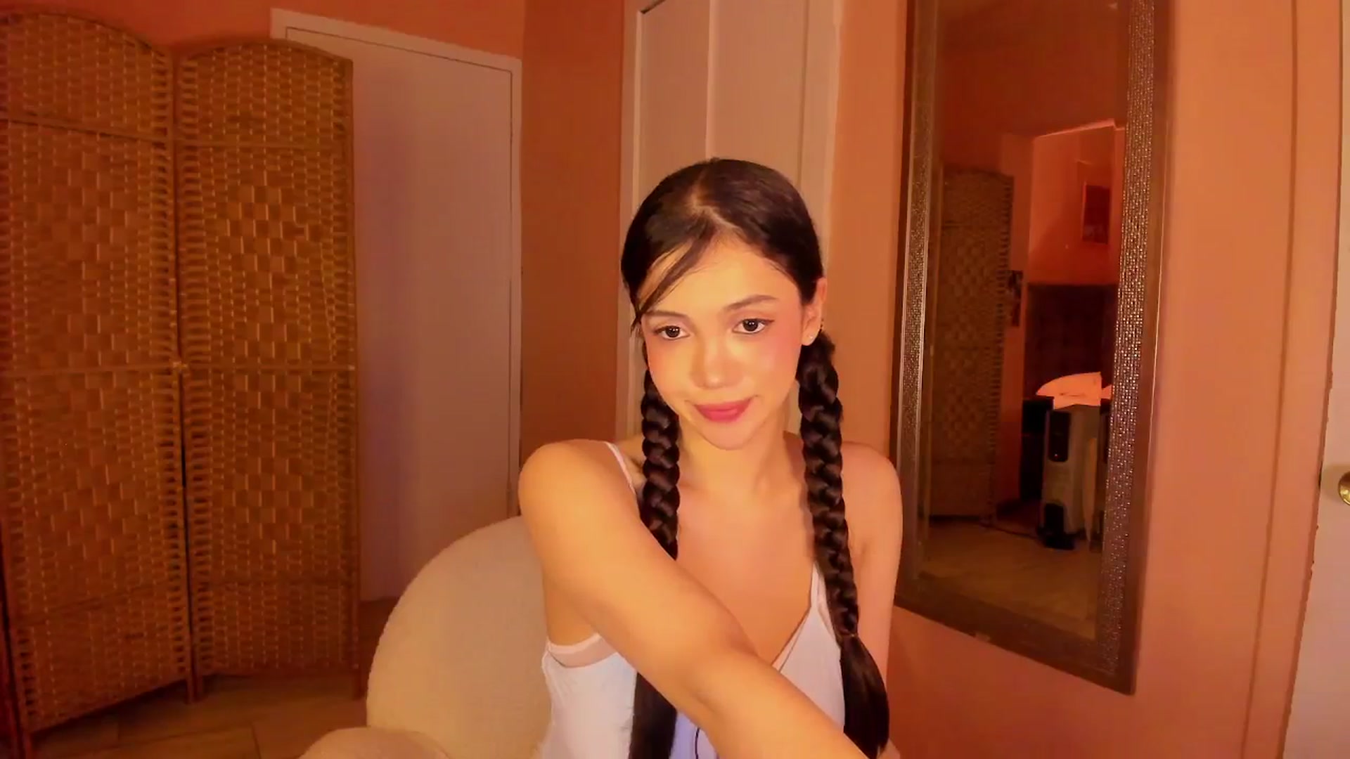 Gallery image thumbnail from Alicee199's myfreecams stream on, 12/18/2025, 09:17 image 2 of 20