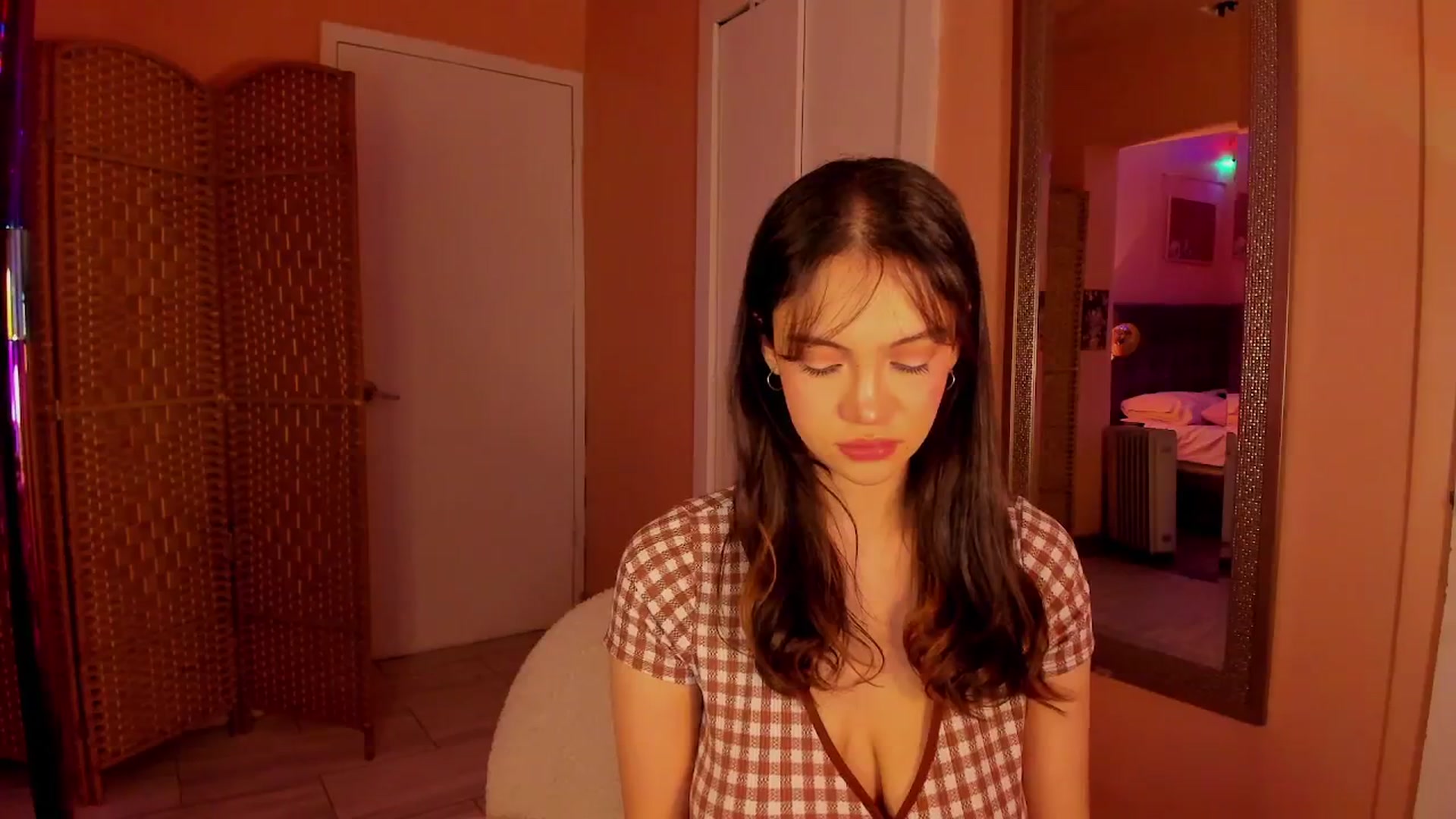 Gallery image thumbnail from Alicee199's myfreecams stream on, 01/21/2026, 10:11 image 5 of 20