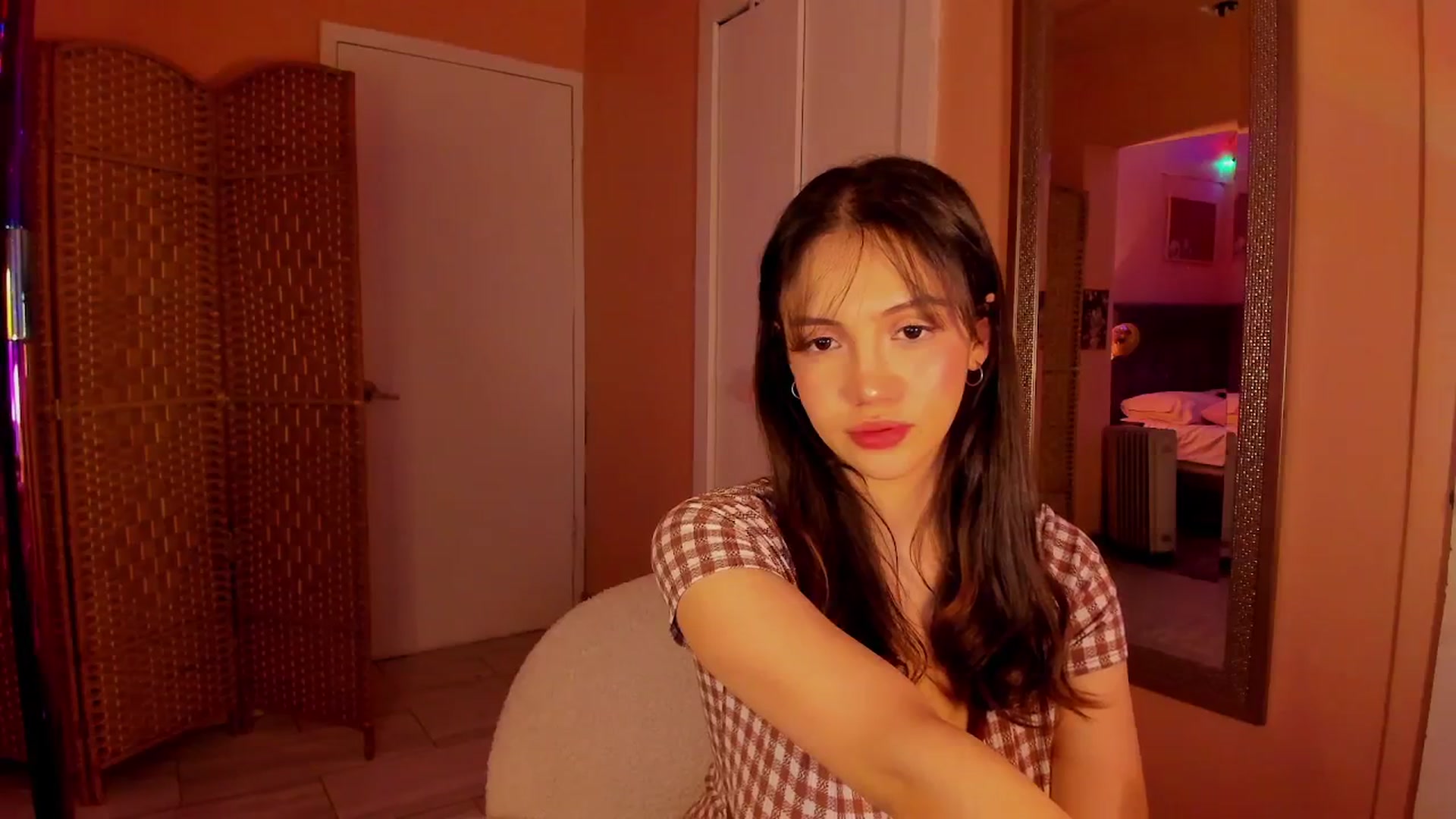 Gallery image thumbnail from Alicee199's myfreecams stream on, 01/21/2026, 10:11 image 3 of 20
