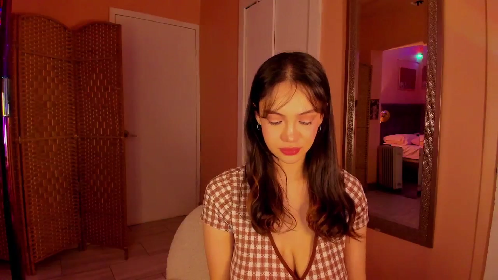 Gallery image thumbnail from Alicee199's myfreecams stream on, 01/21/2026, 10:11 image 4 of 20
