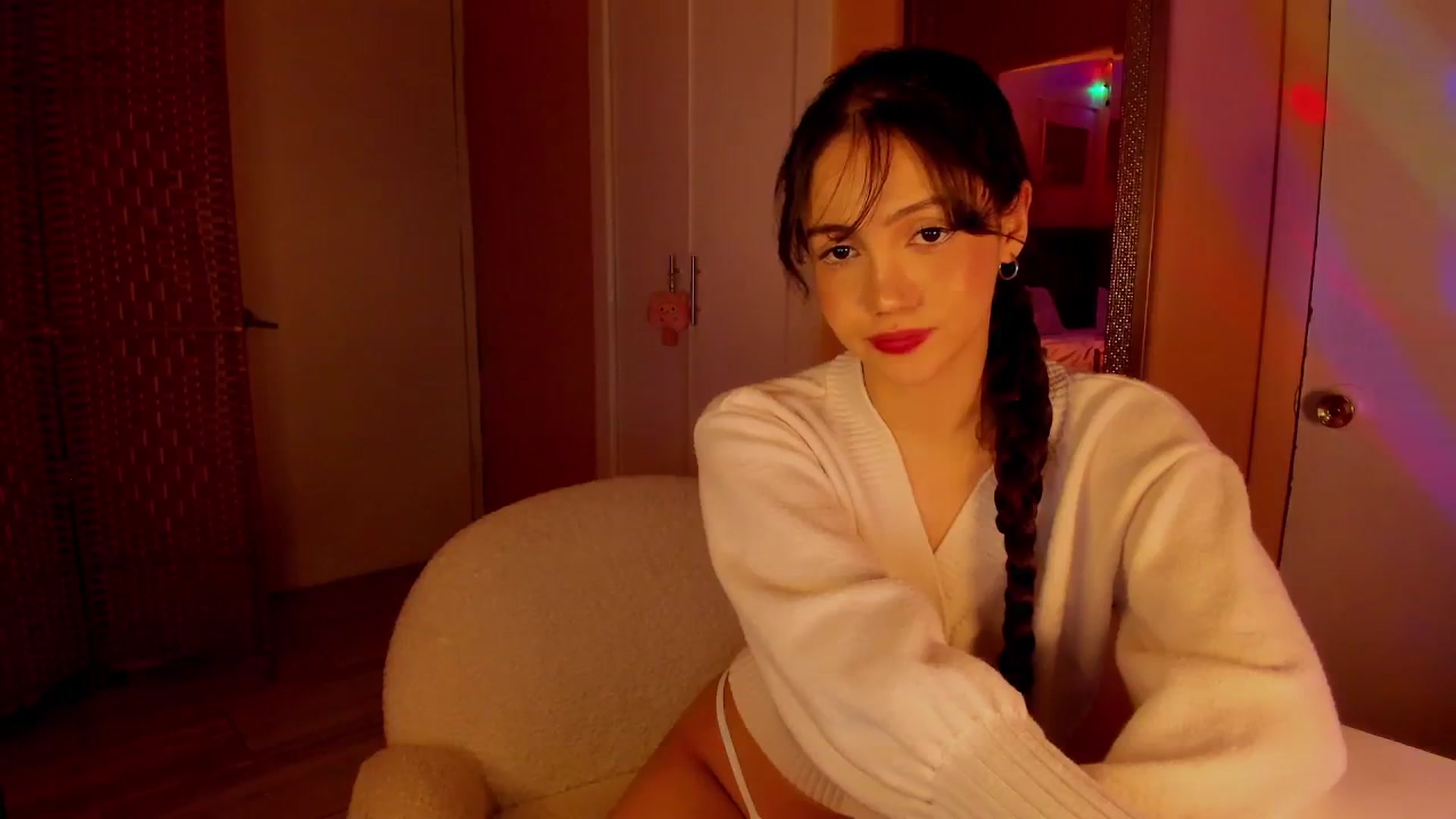 Gallery image thumbnail from Alicee199's myfreecams stream on, 01/23/2026, 10:50 image 17 of 20