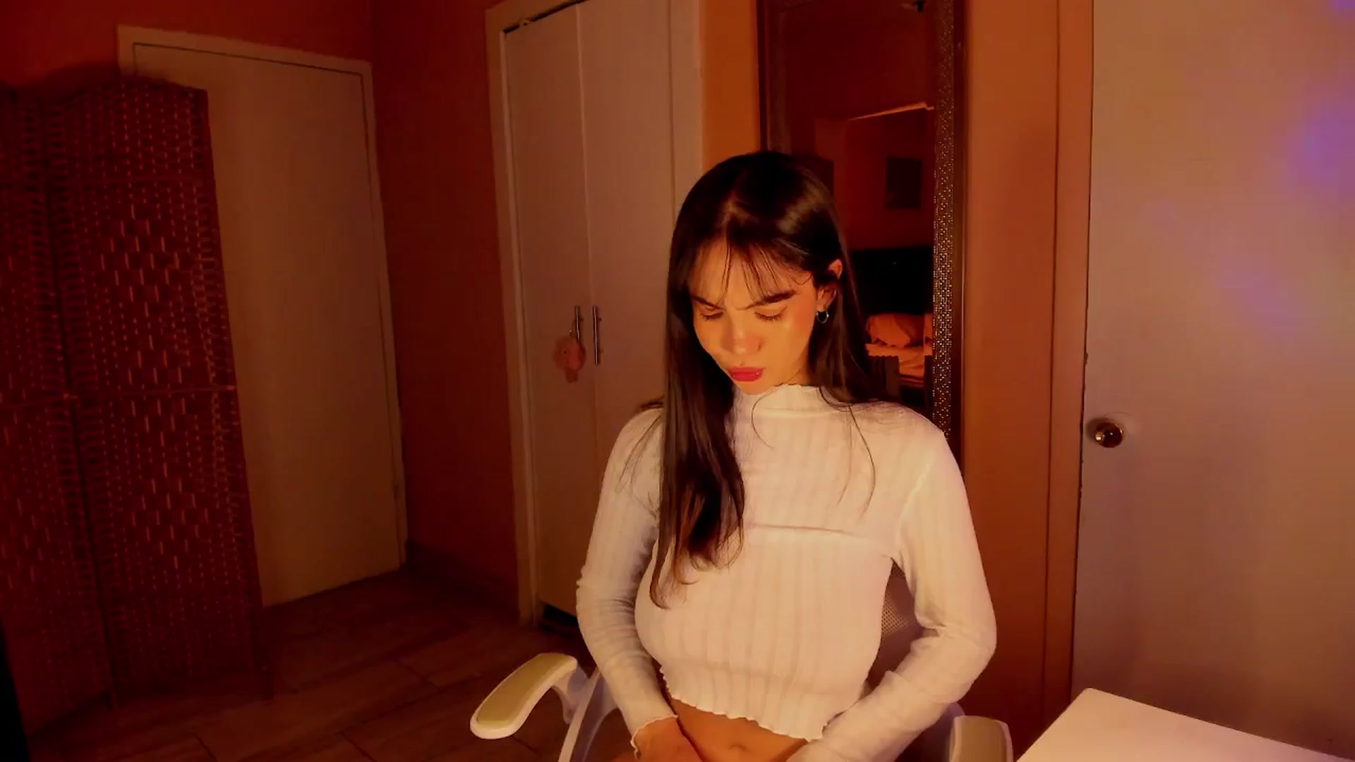 Gallery image thumbnail from Alicee199's myfreecams stream on, 02/18/2026, 09:38 image 17 of 20