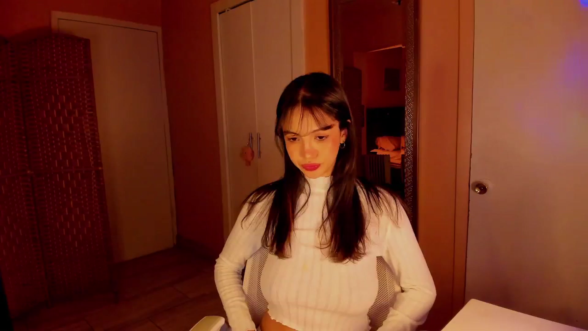 Gallery image thumbnail from Alicee199's myfreecams stream on, 02/18/2026, 09:38 image 4 of 20
