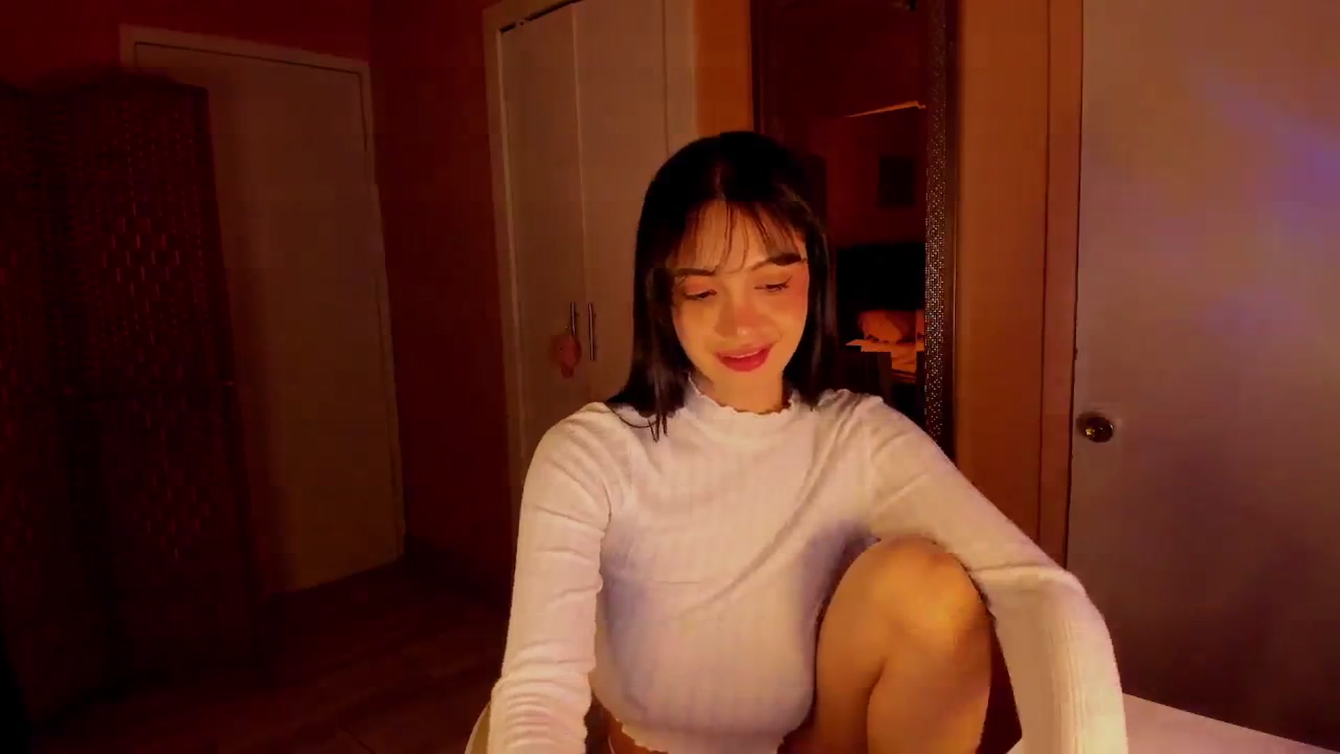 Gallery image thumbnail from Alicee199's myfreecams stream on, 02/18/2026, 11:07 image 16 of 20