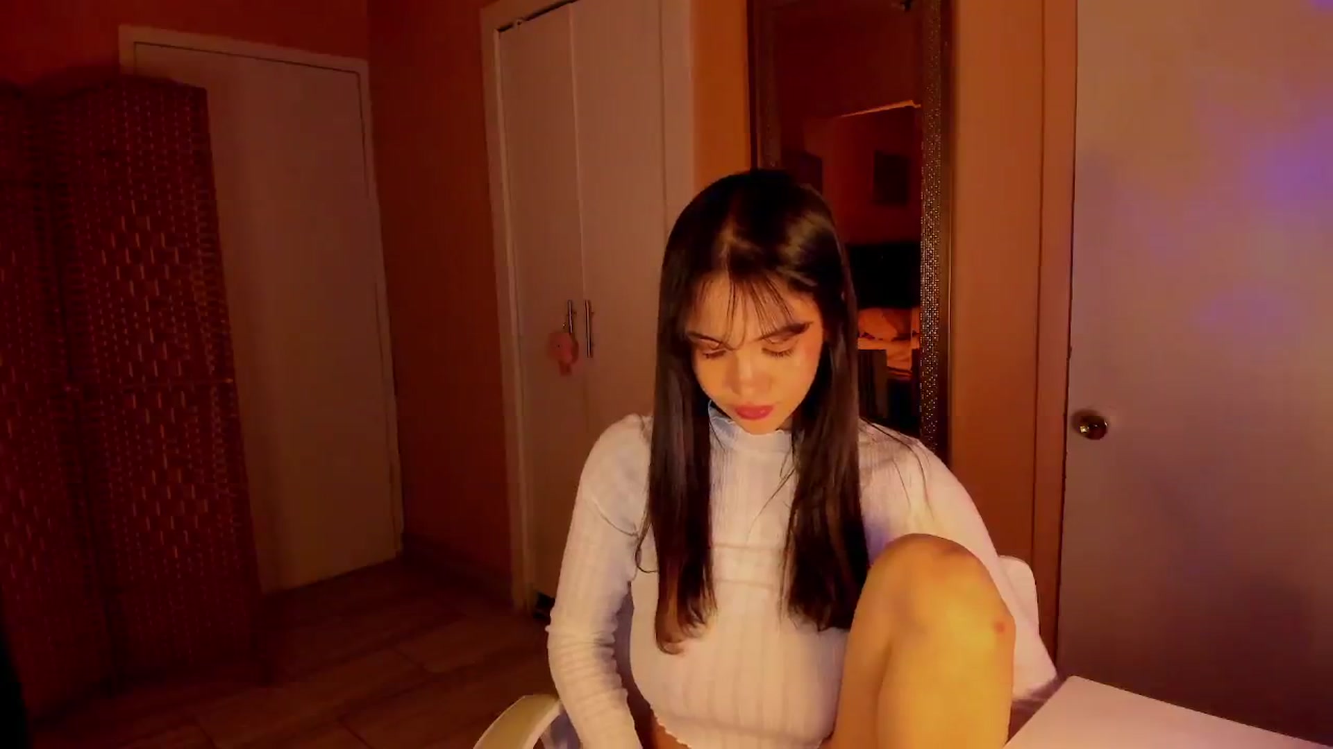 Gallery image thumbnail from Alicee199's myfreecams stream on, 02/18/2026, 11:07 image 19 of 20