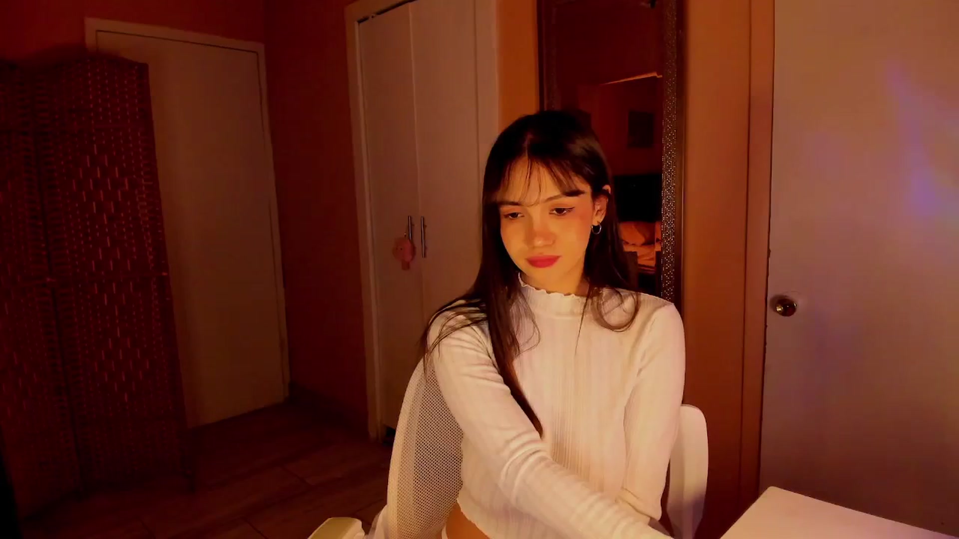 Gallery image thumbnail from Alicee199's myfreecams stream on, 02/18/2026, 11:07 image 6 of 20