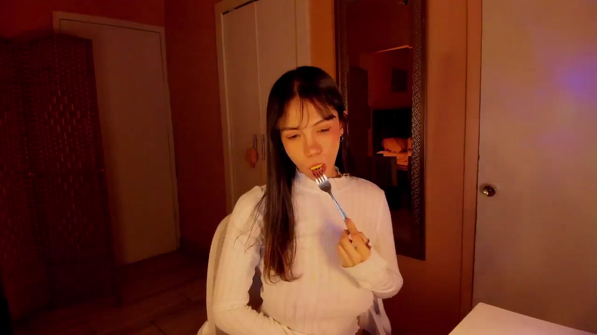Gallery image thumbnail from Alicee199's myfreecams stream on, 02/18/2026, 11:07 image 10 of 20