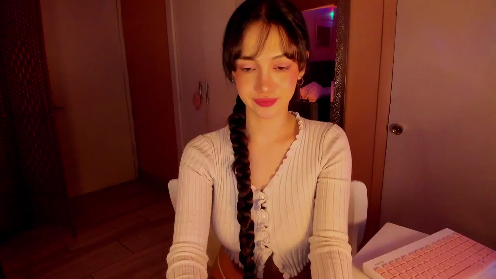 Gallery image thumbnail from Alicee199's myfreecams stream on, 02/23/2026, 10:07 image 2 of 20