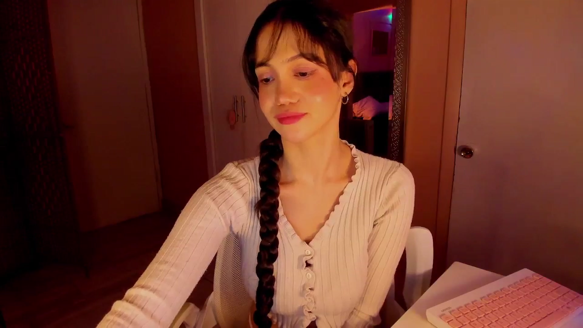 Gallery image thumbnail from Alicee199's myfreecams stream on, 02/23/2026, 10:07 image 3 of 20