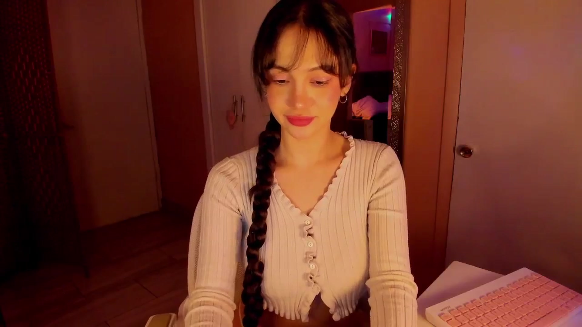 Gallery image thumbnail from Alicee199's myfreecams stream on, 02/23/2026, 10:07 image 15 of 20