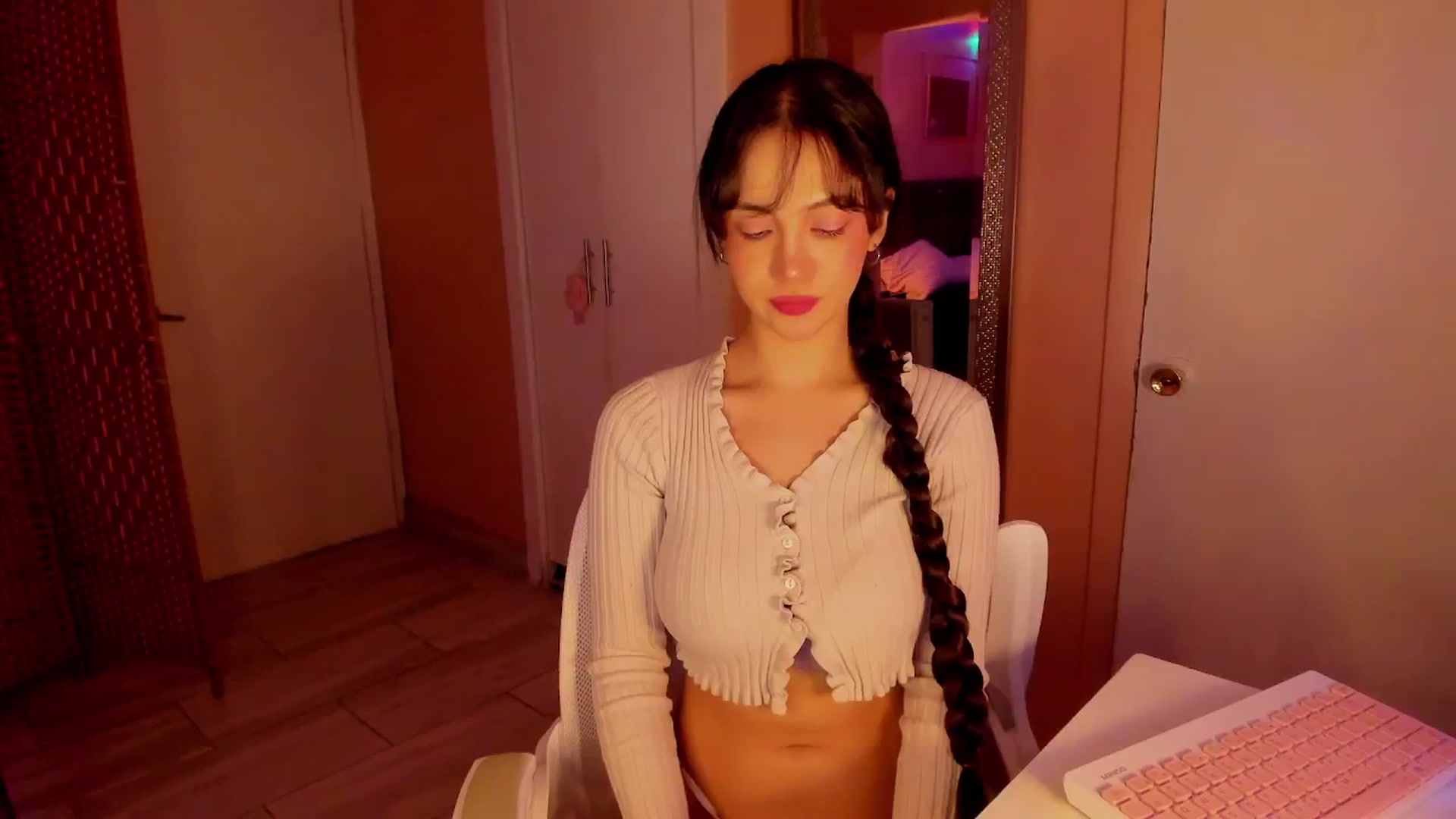 Gallery image thumbnail from Alicee199's myfreecams stream on, 02/23/2026, 10:07 image 11 of 20