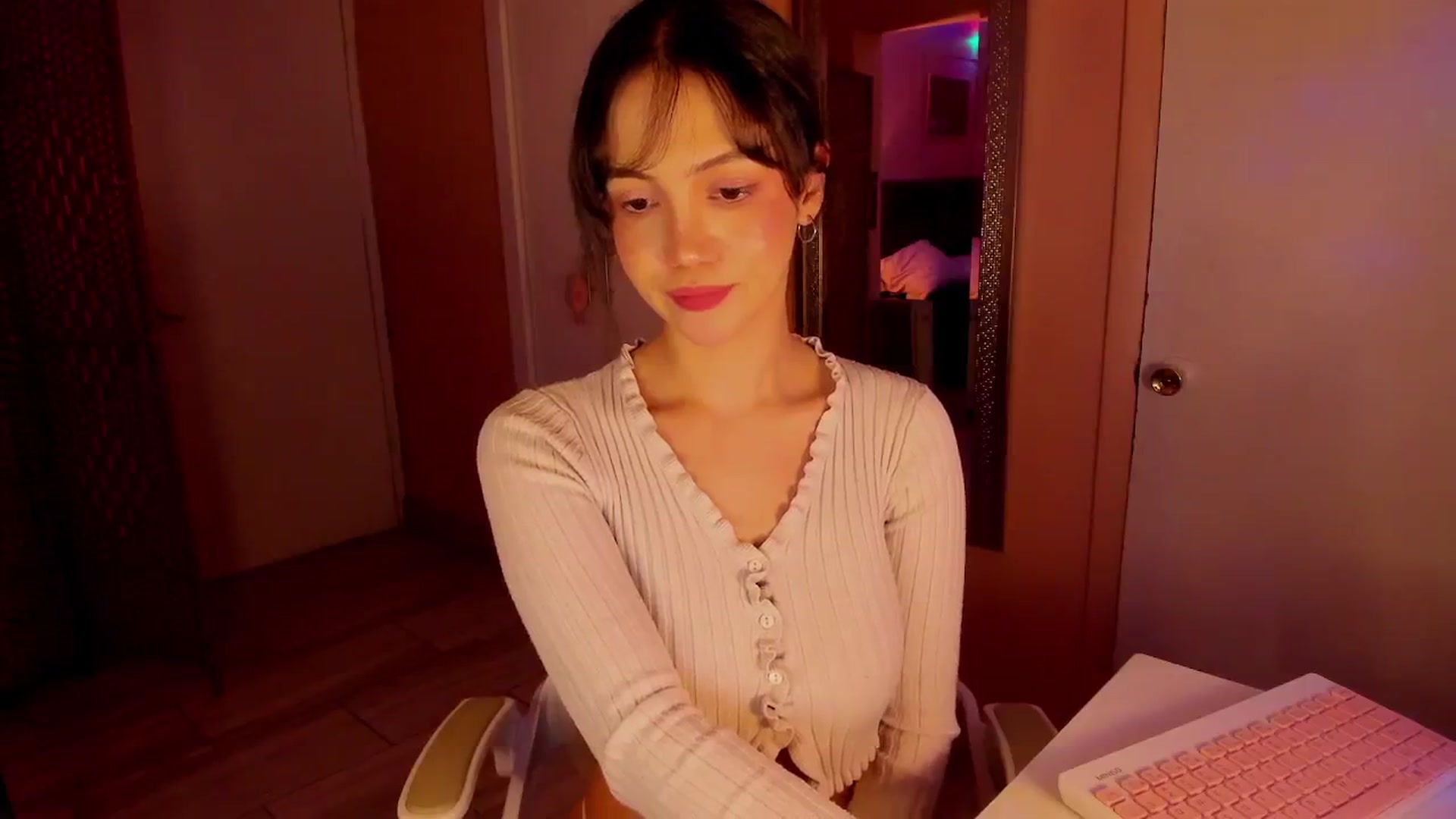 Gallery image thumbnail from Alicee199's myfreecams stream on, 02/23/2026, 10:30 image 13 of 20