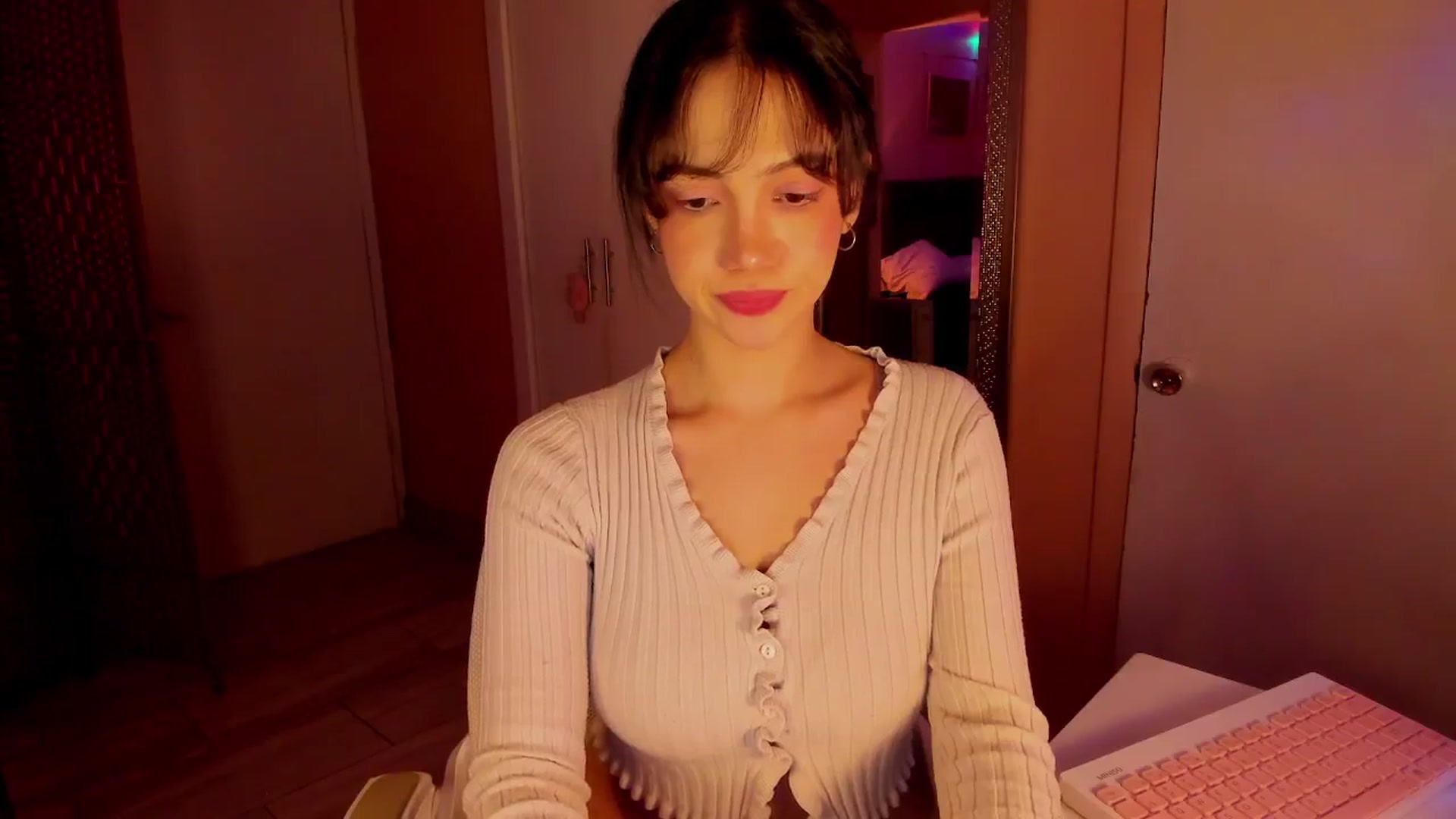Gallery image thumbnail from Alicee199's myfreecams stream on, 02/23/2026, 10:30 image 2 of 20