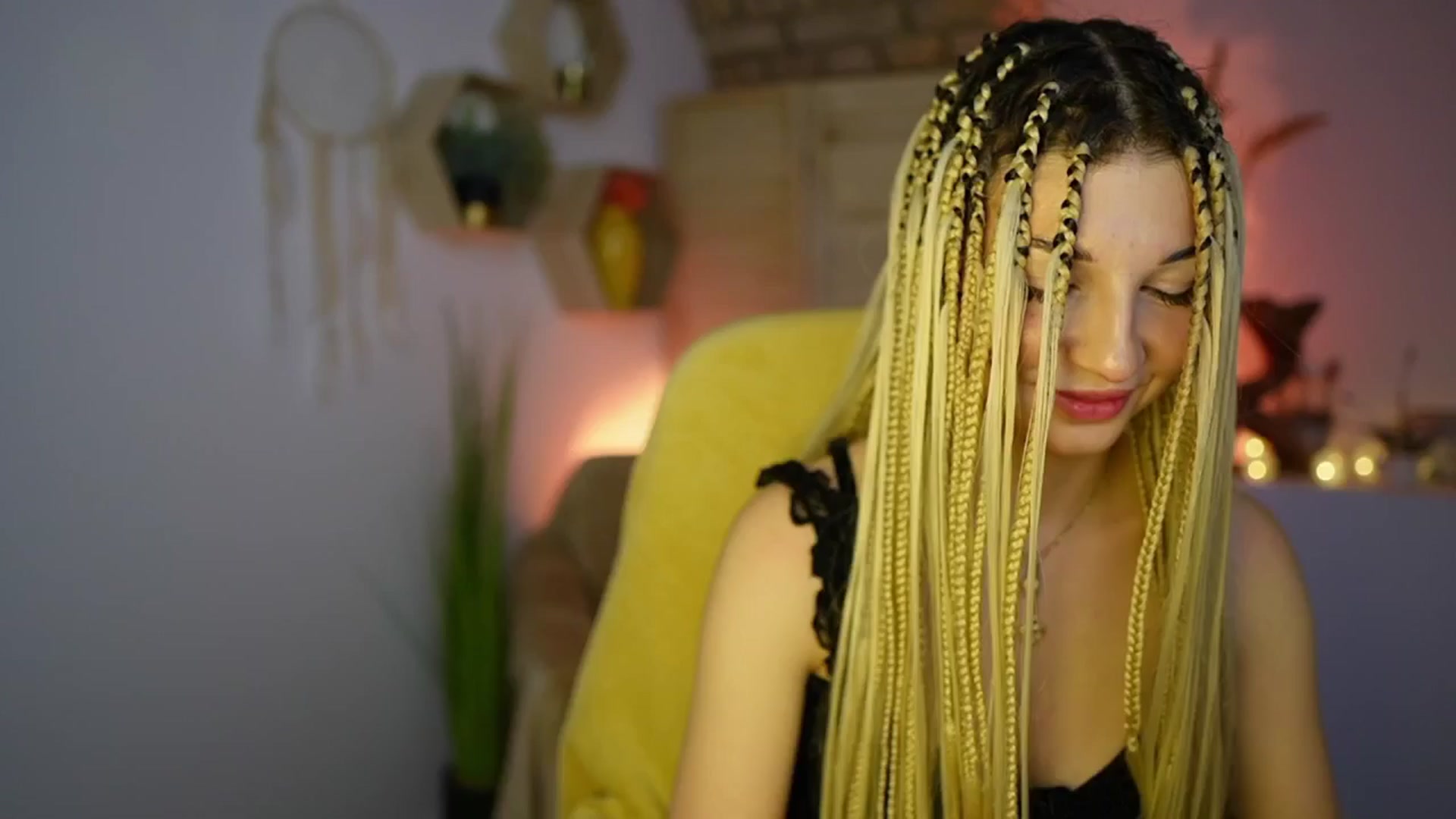 Gallery image thumbnail from Alicee_Kiss's myfreecams stream on, 12/17/2024, 20:41 image 15 of 20