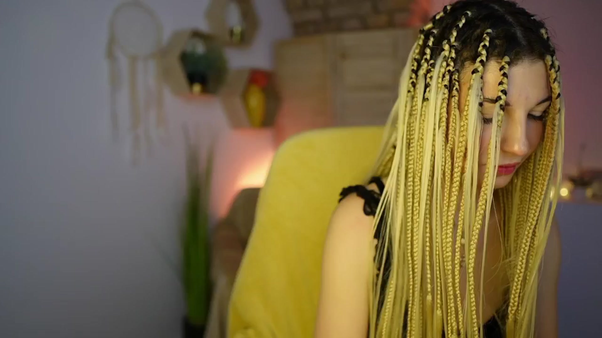 Gallery image thumbnail from Alicee_Kiss's myfreecams stream on, 12/17/2024, 20:41 image 10 of 20
