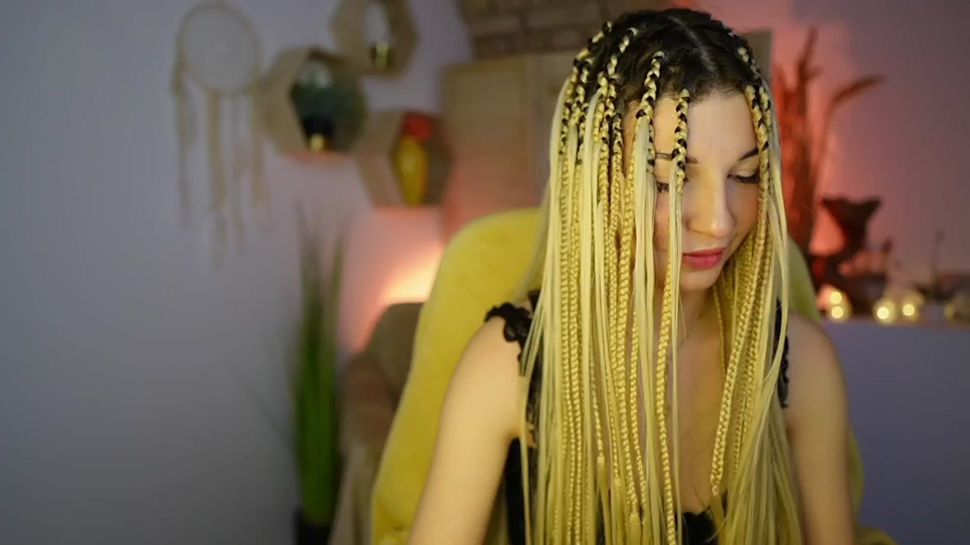 Gallery image thumbnail from Alicee_Kiss's myfreecams stream on, 12/17/2024, 20:41 image 14 of 20