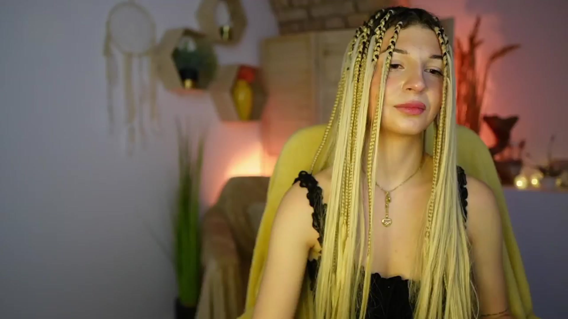 Gallery image thumbnail from Alicee_Kiss's myfreecams stream on, 12/17/2024, 21:17 image 16 of 20