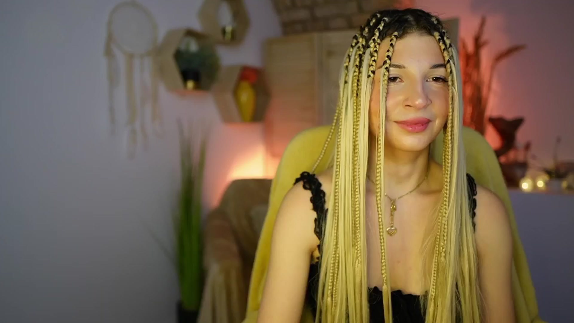 Gallery image thumbnail from Alicee_Kiss's myfreecams stream on, 12/17/2024, 21:17 image 20 of 20