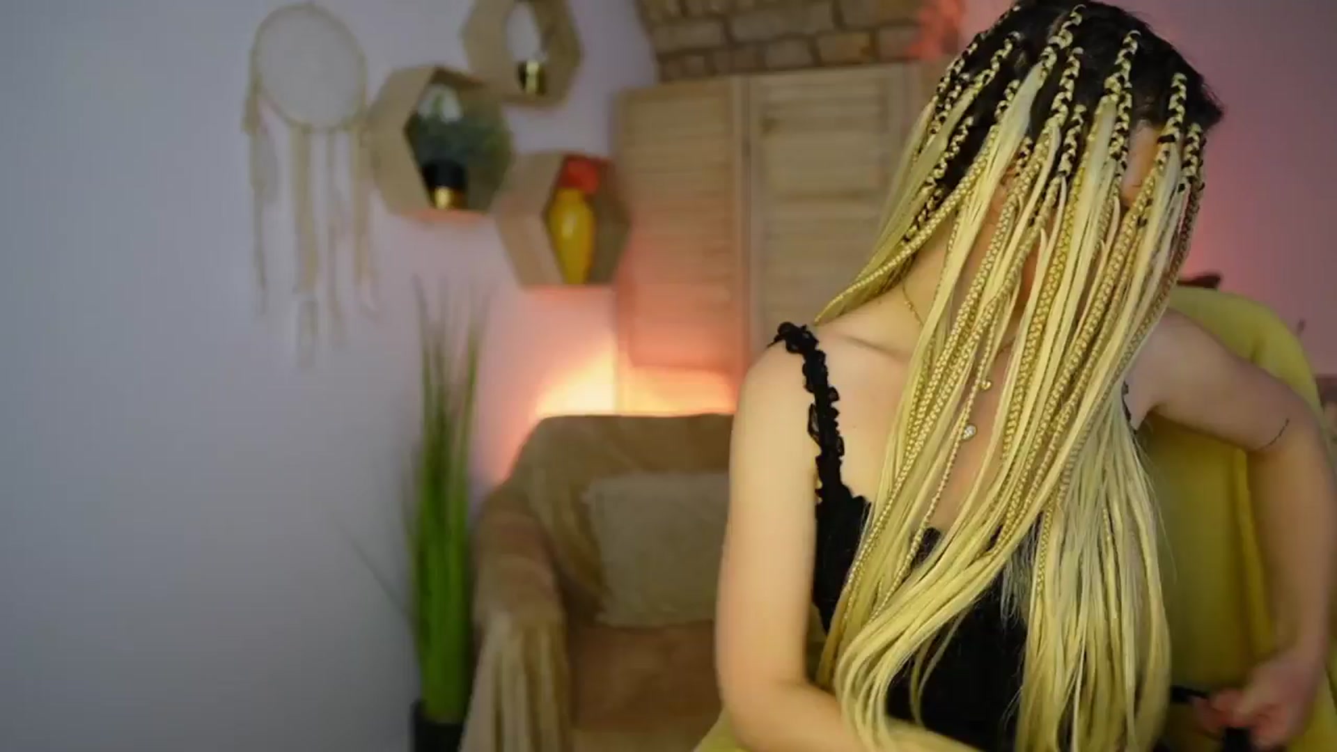 Gallery image thumbnail from Alicee_Kiss's myfreecams stream on, 12/17/2024, 21:17 image 9 of 20