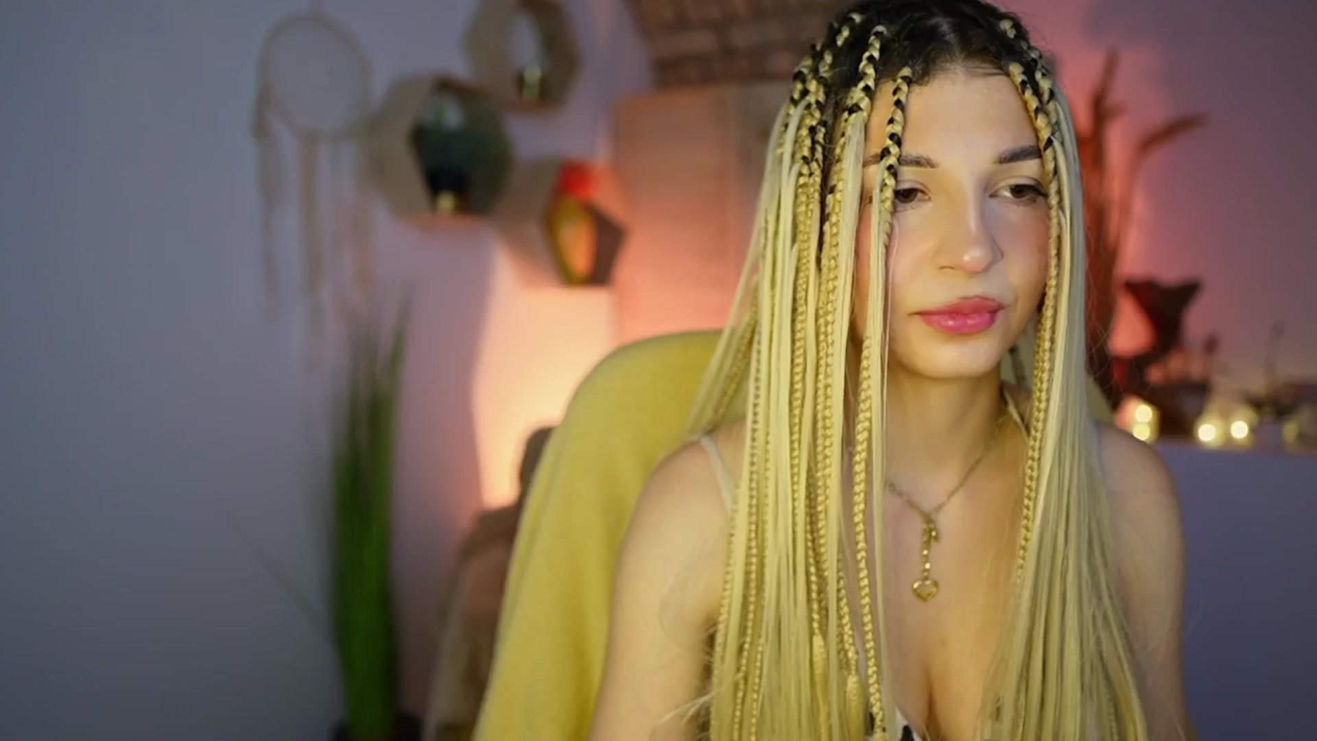 Gallery image thumbnail from Alicee_Kiss's myfreecams stream on, 12/19/2024, 23:21 image 6 of 20