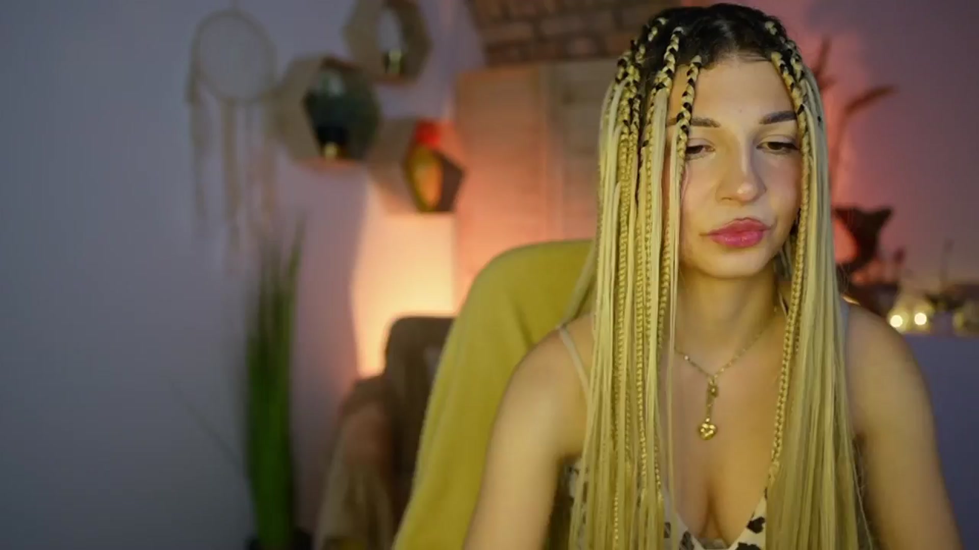 Gallery image thumbnail from Alicee_Kiss's myfreecams stream on, 12/19/2024, 23:21 image 7 of 20