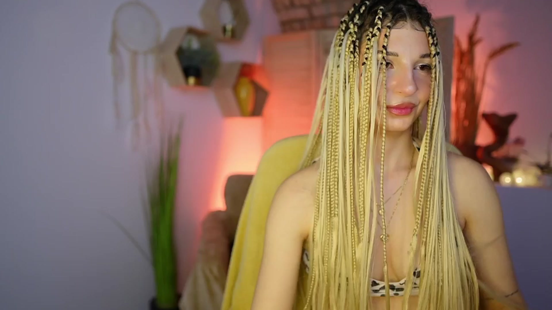 Gallery image thumbnail from Alicee_Kiss's myfreecams stream on, 12/27/2024, 20:37 image 5 of 20