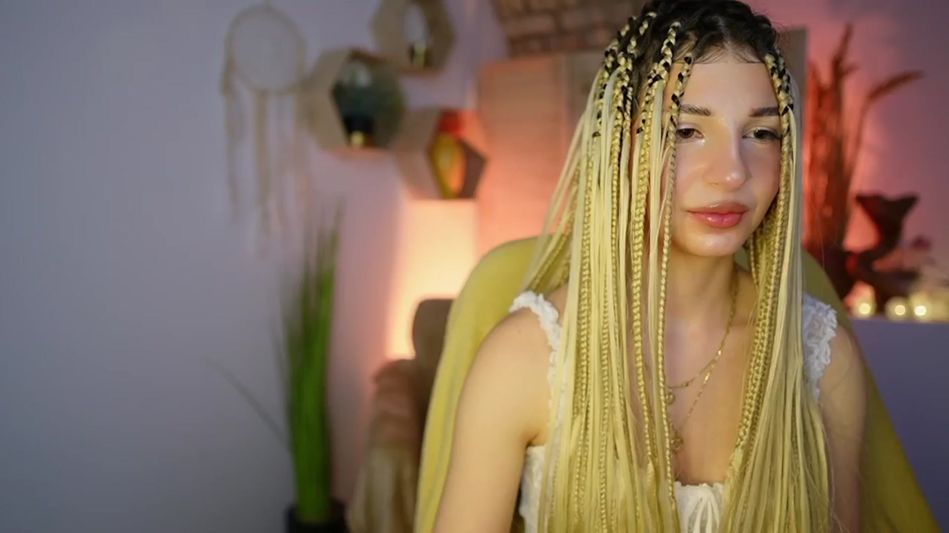 Gallery image thumbnail from Alicee_Kiss's myfreecams stream on, 12/28/2024, 21:52 image 7 of 20