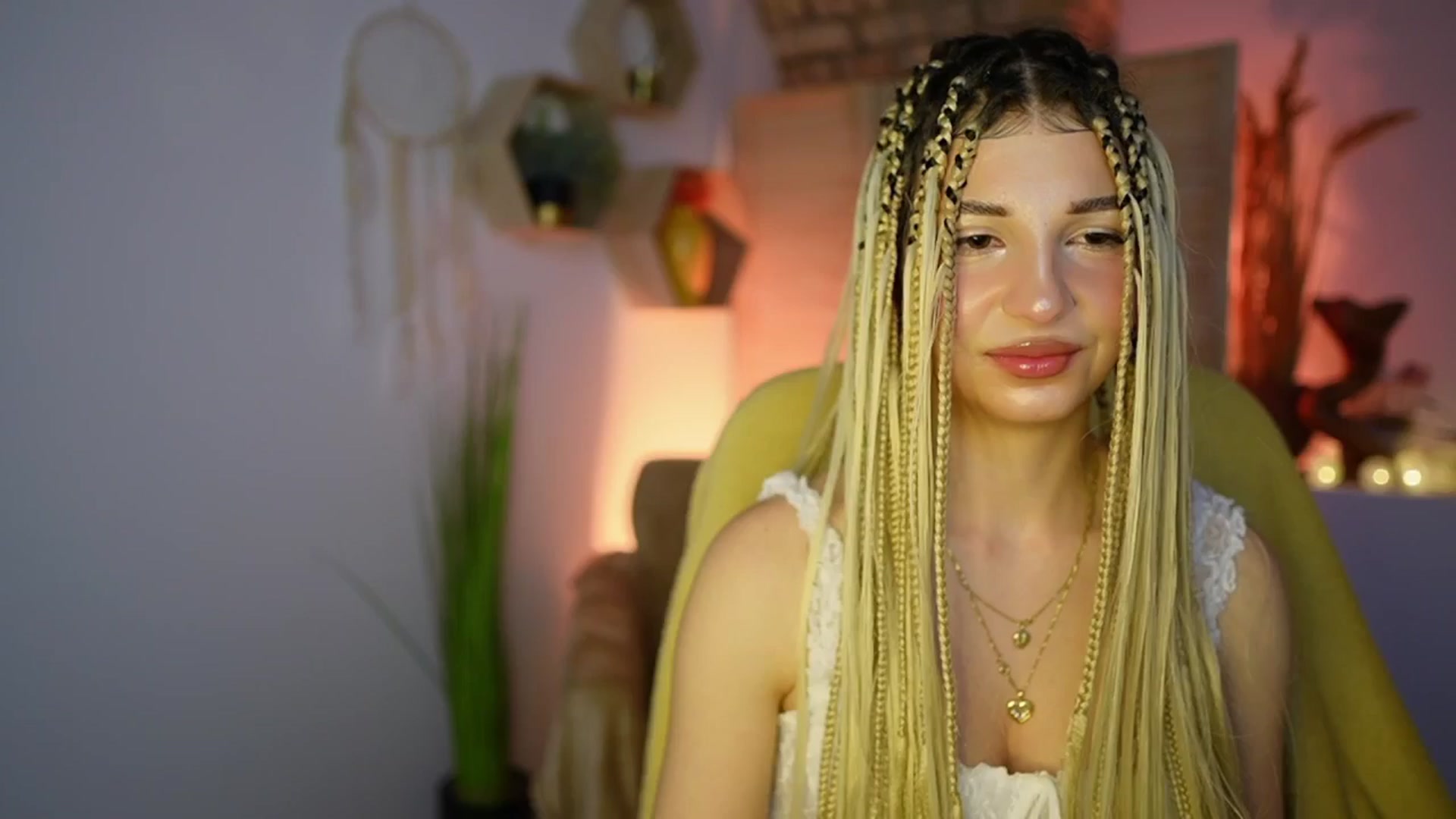 Gallery image thumbnail from Alicee_Kiss's myfreecams stream on, 12/28/2024, 21:52 image 8 of 20