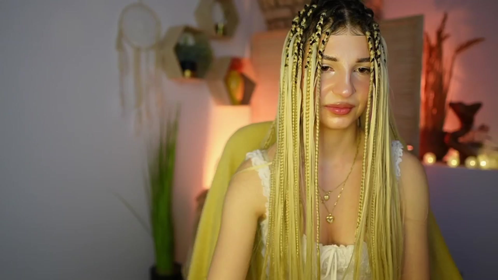 Gallery image thumbnail from Alicee_Kiss's myfreecams stream on, 12/28/2024, 21:52 image 18 of 20