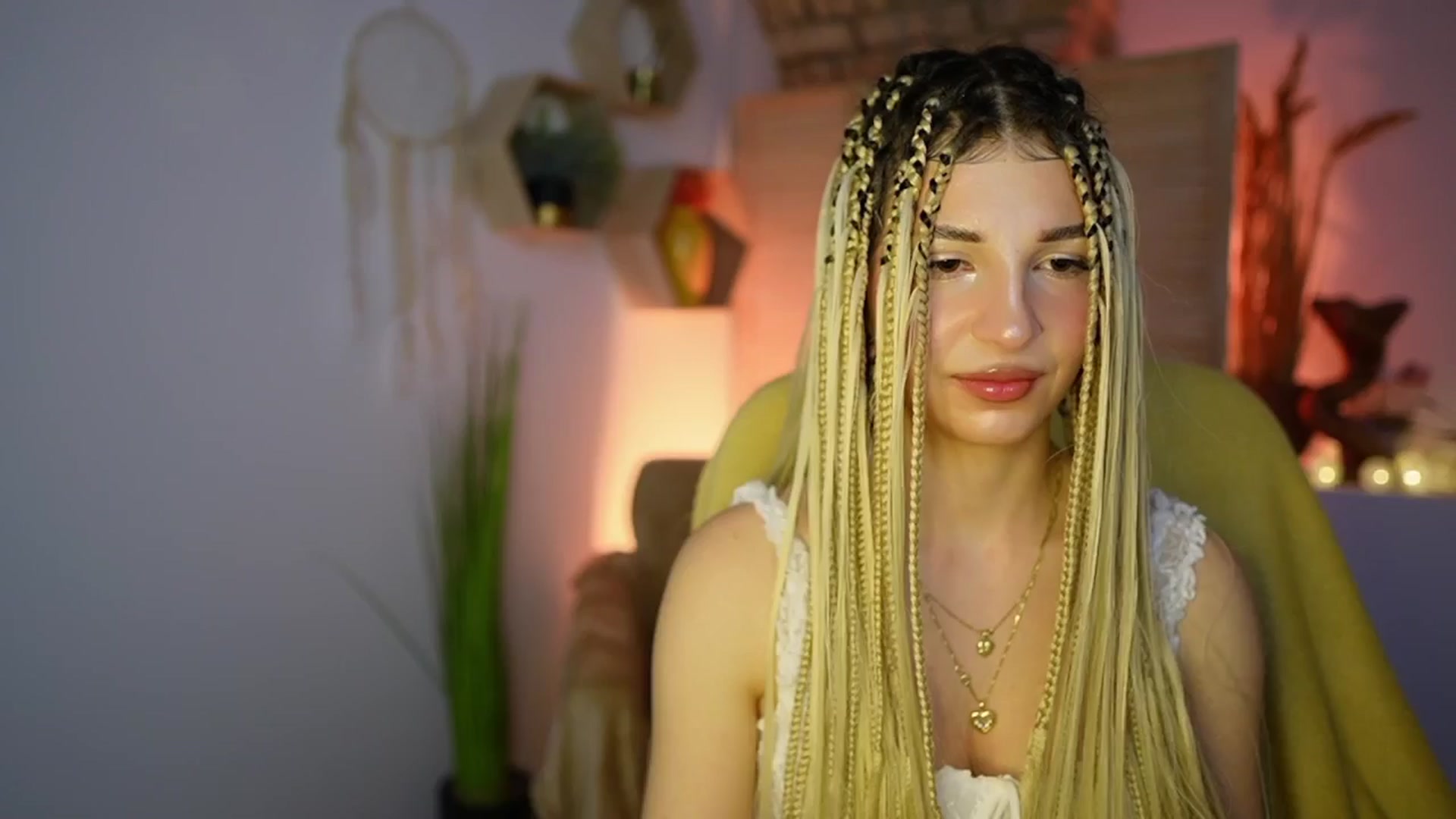 Gallery image thumbnail from Alicee_Kiss's myfreecams stream on, 12/28/2024, 21:52 image 9 of 20