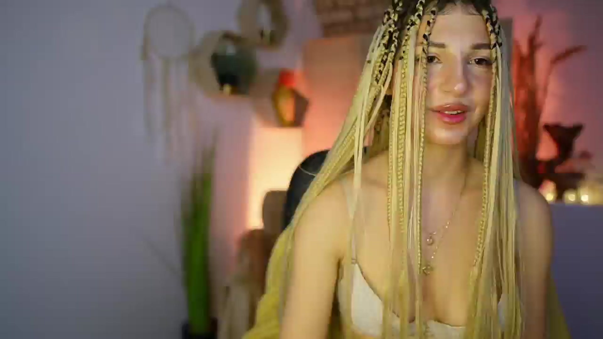 Gallery image thumbnail from Alicee_Kiss's myfreecams stream on, 12/29/2024, 24:46 image 8 of 20